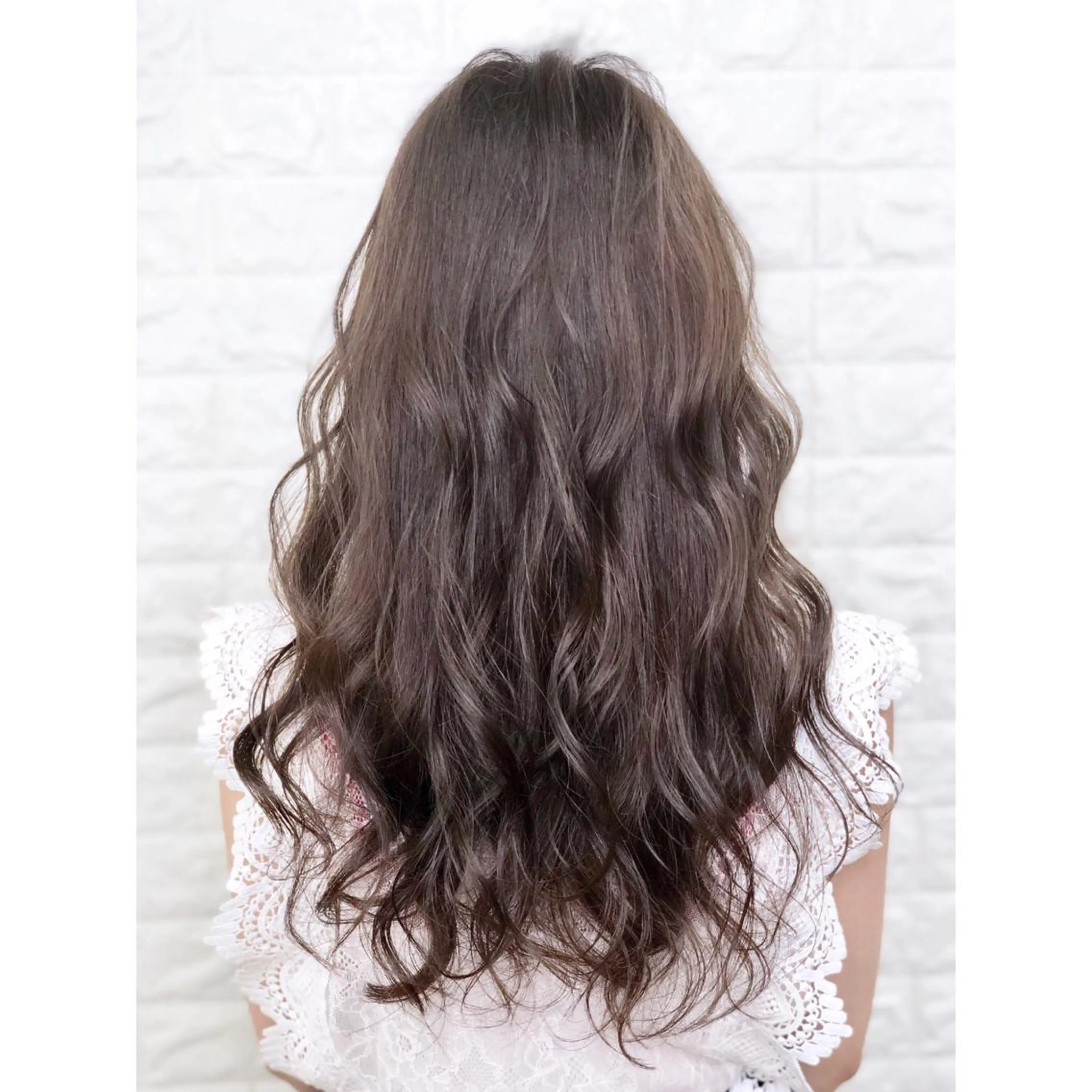 ロング カラー ベージュカラー ブリーチ ダブルカラー ブリーチなしカラー シアーベージュ KIZU 髪質改善 オカルト怪談のヘアスタイル