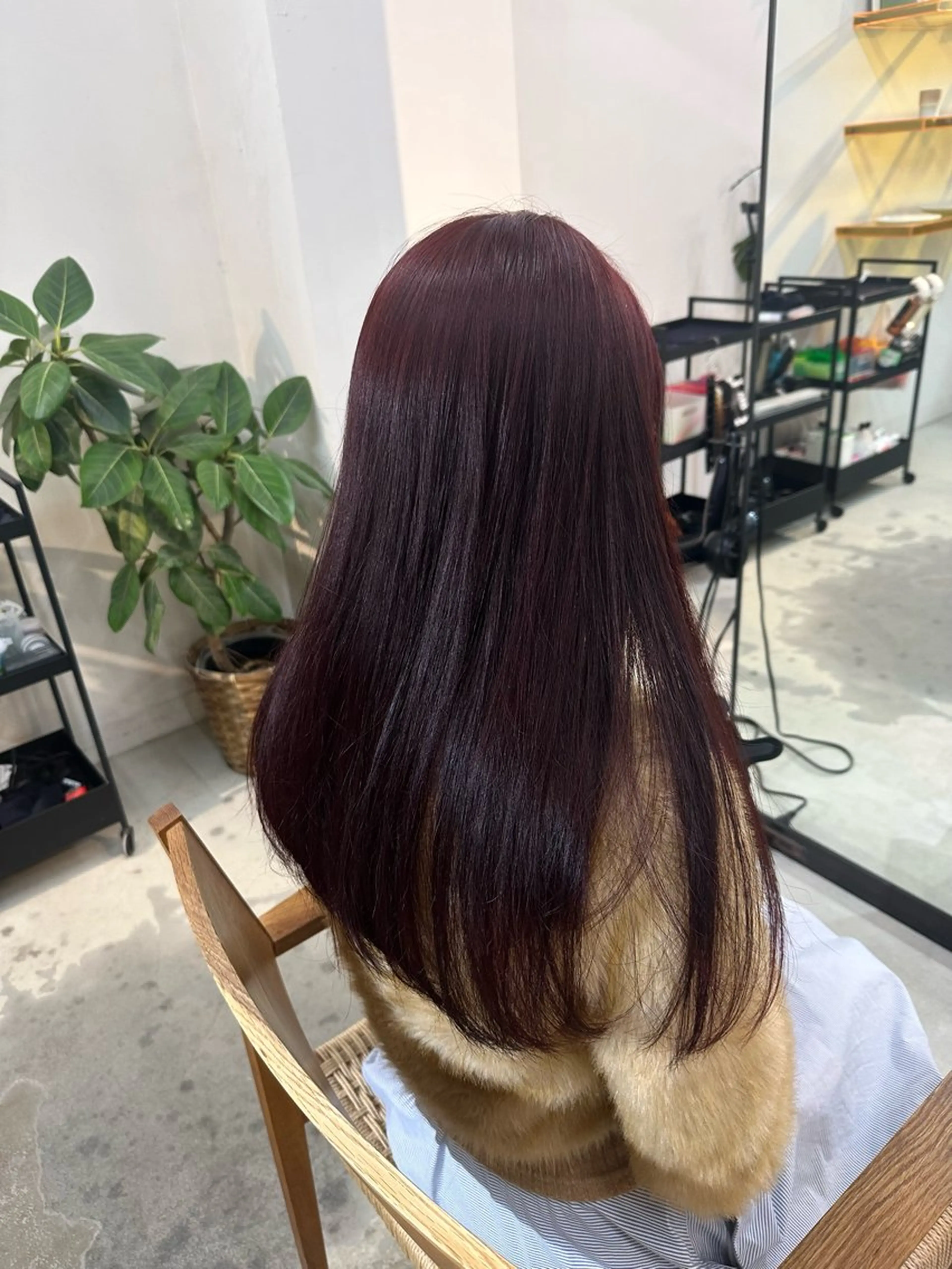 ミディアム カラー ブリーチ ブリーチなしカラー レッドカラー FavyS「フェイヴィーズ」所属・竹中 彩音のヘアスタイル