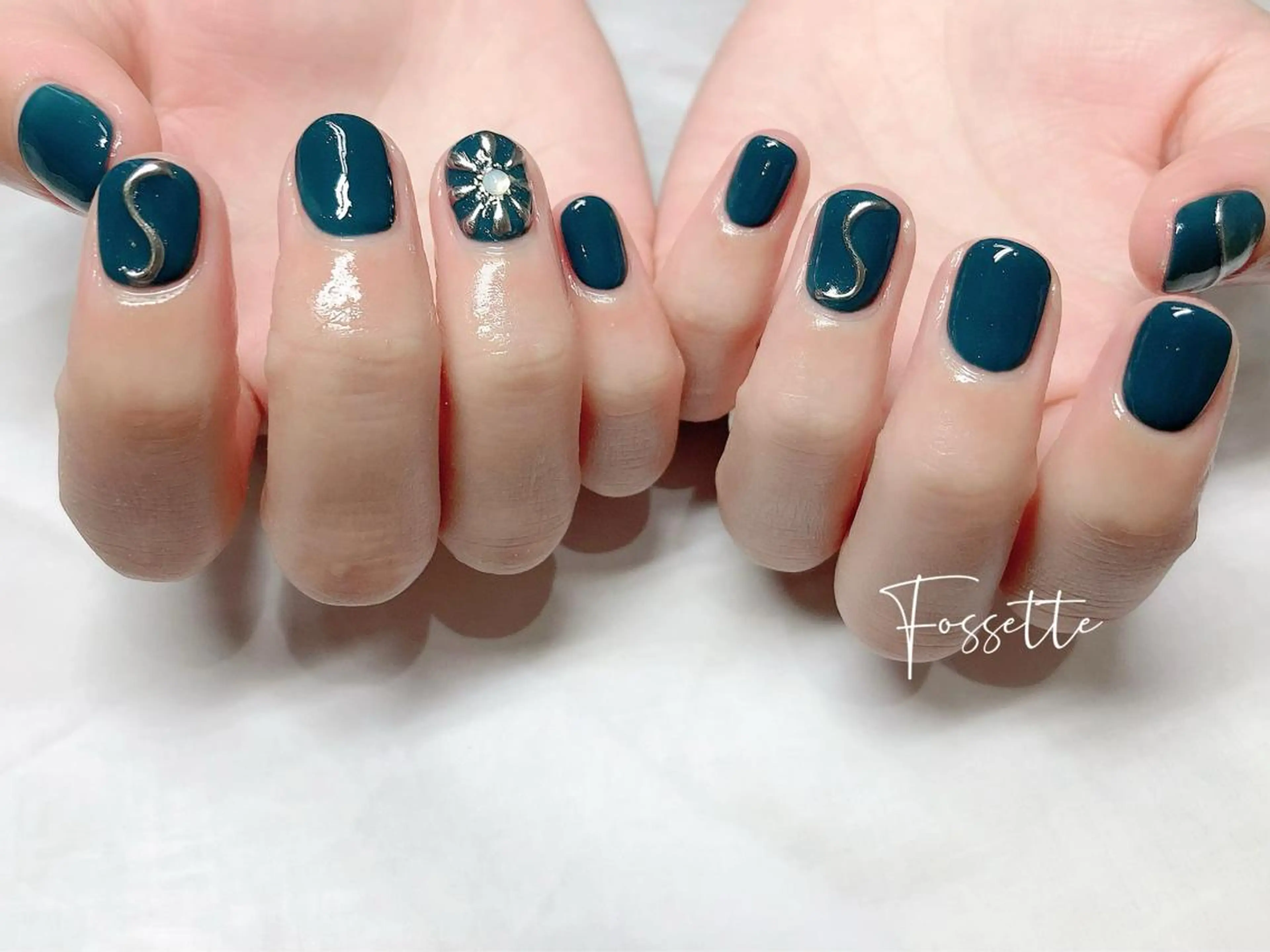 ネイル アートネイル フラワーネイル ミラーネイル ワンカラーネイル ぷっくりネイル nailsalon Fossetteのネイルデザイン