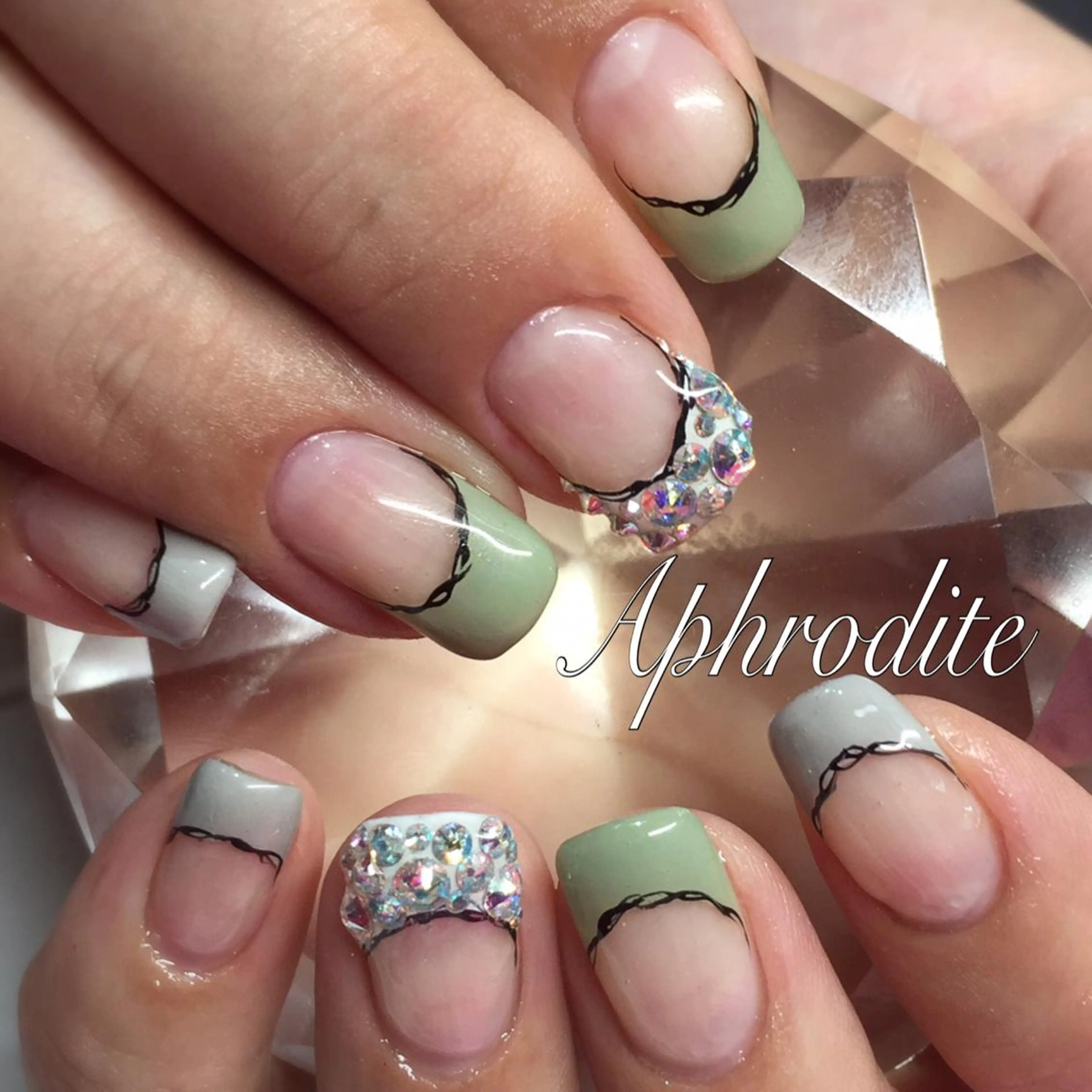 ネイル APHRODITE Nagisaのネイルデザイン