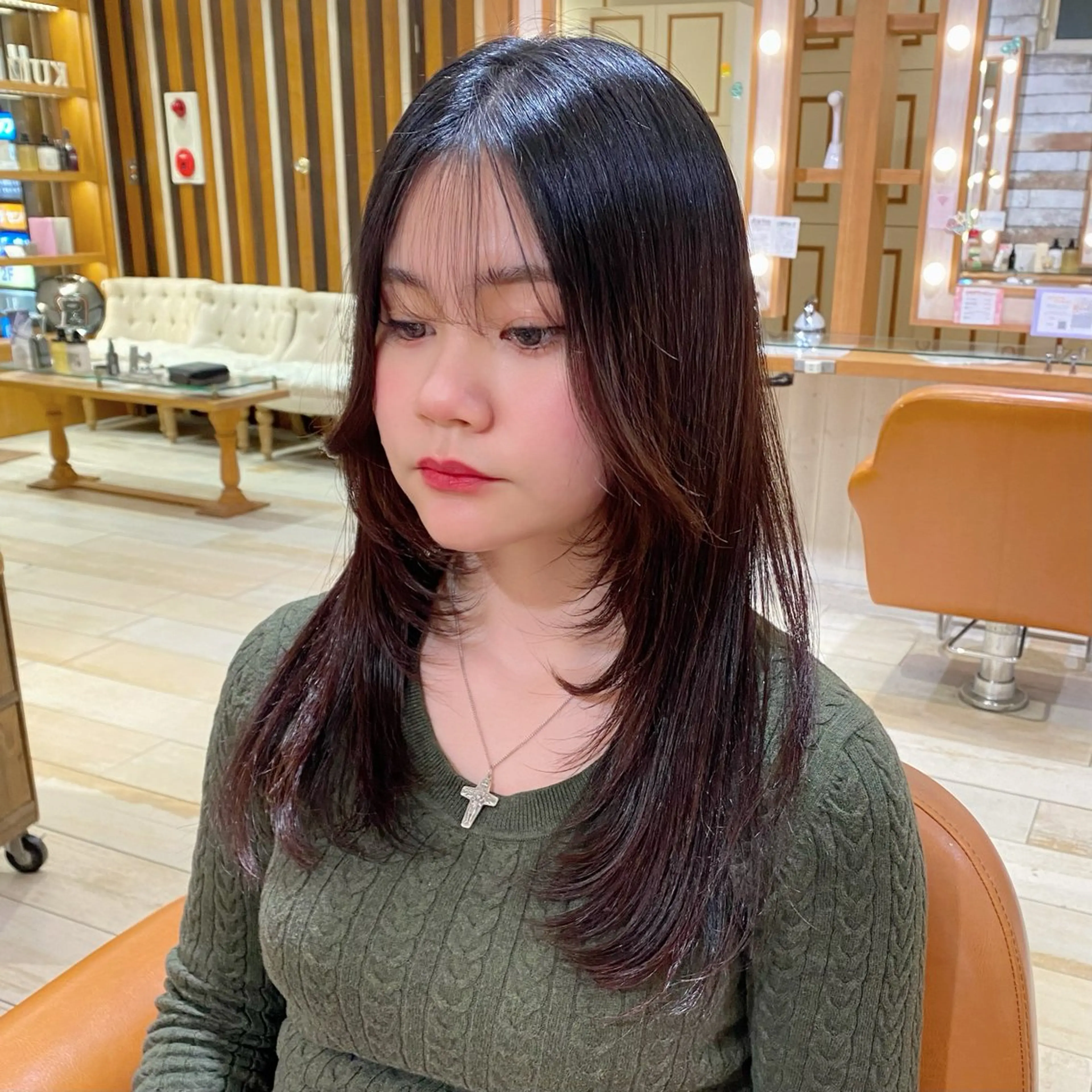 セミロング レイヤーカット トリートメント カット 🌸小島友梨香🌸 ブリーチカラーのヘアスタイル