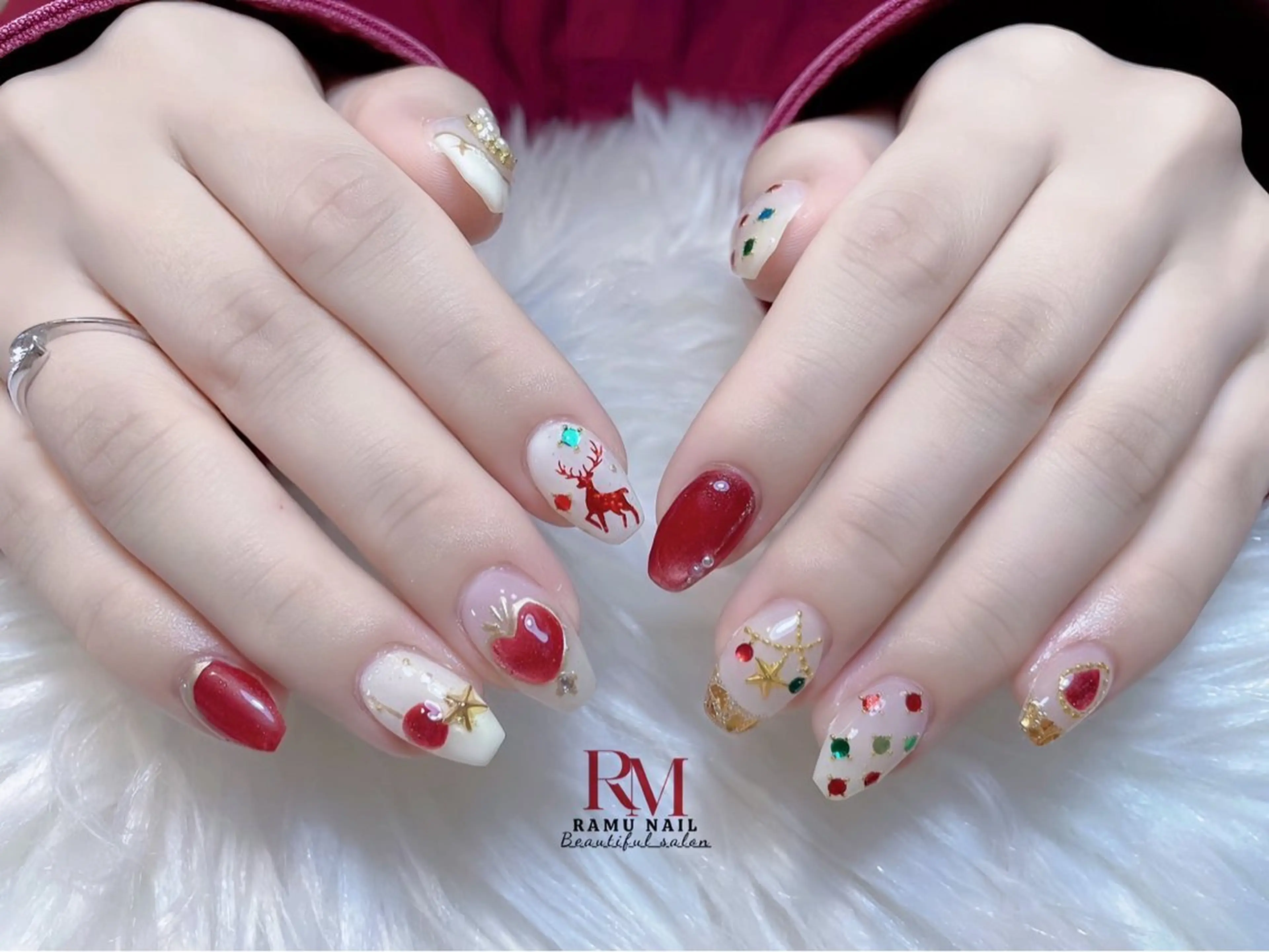 ネイル キラキラネイル マグネットネイル ミラーネイル ワンホンネイル 冬ネイル ハンドネイル RAMU Nail 恵比寿店のネイルデザイン