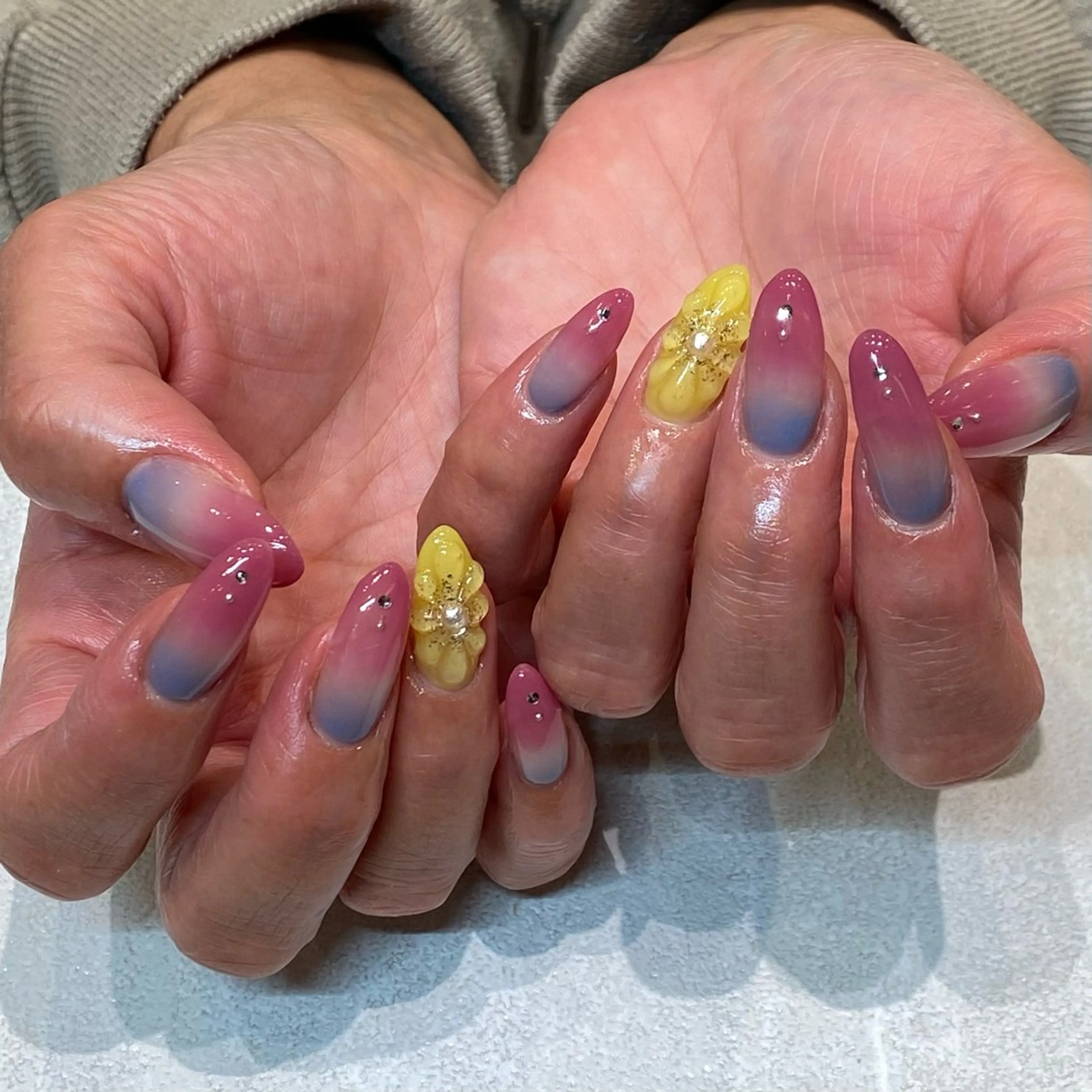 ネイル 石塚 愛里のネイルデザイン