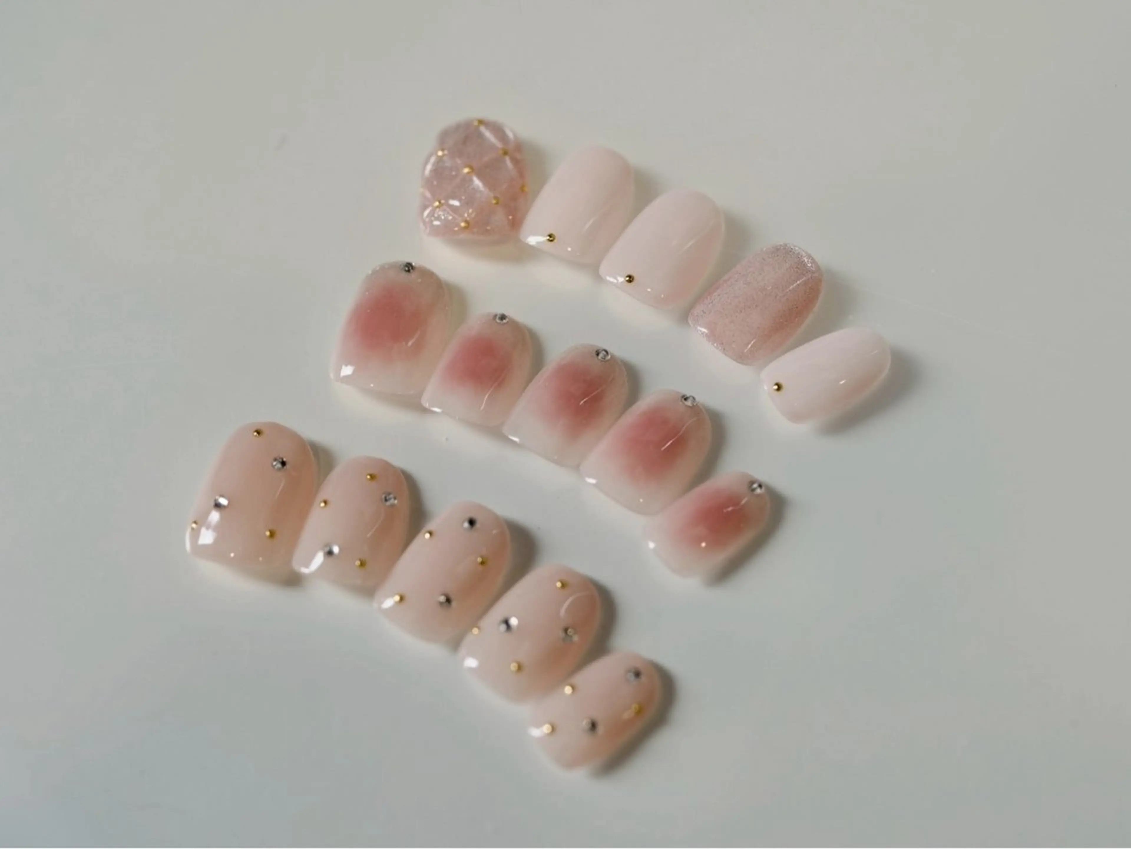 ネイル チークネイル フレンチネイル キラキラネイル マグネットネイル マグネットフレンチ ハンドネイル iconail non 下北沢のネイルデザイン