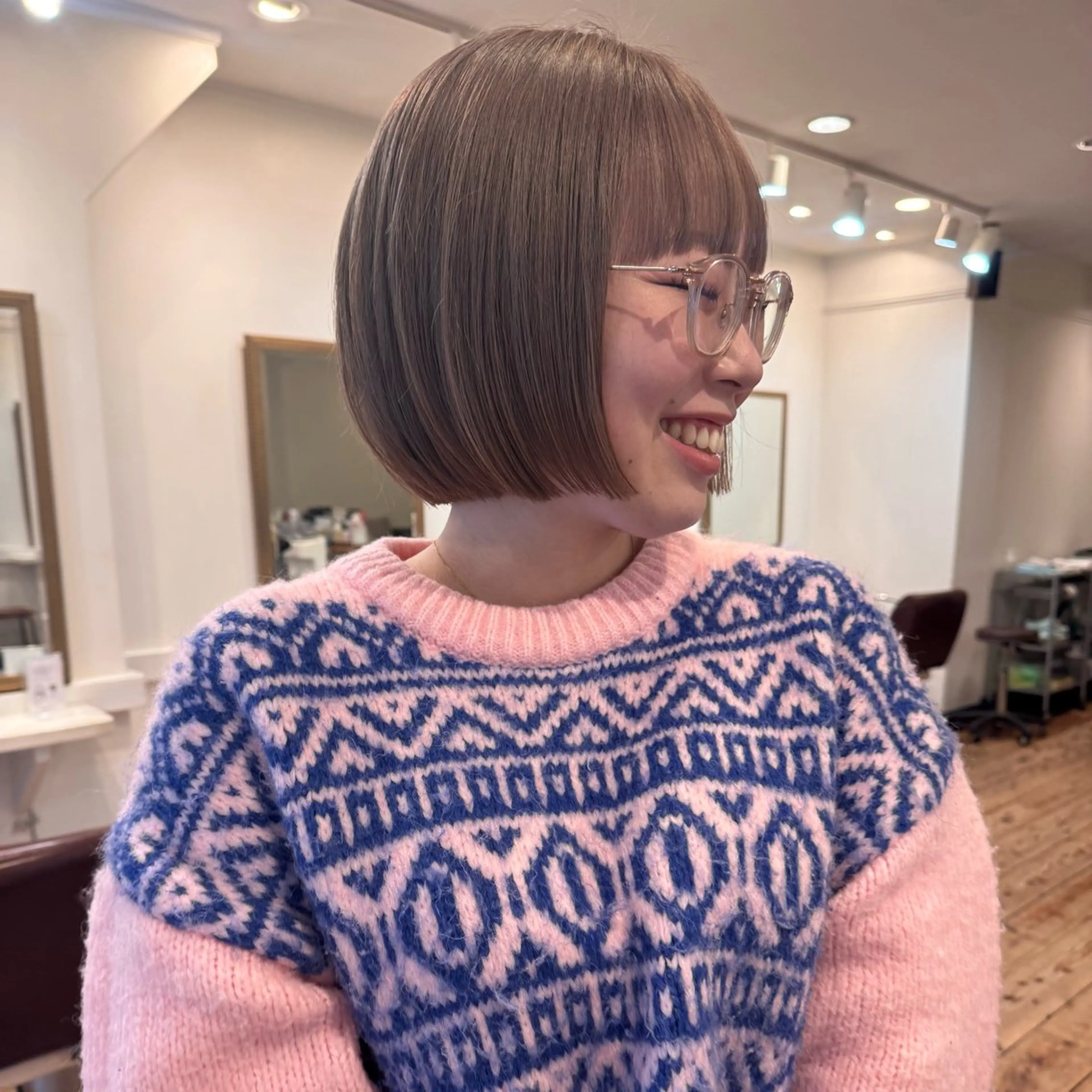 ショート カラー カット ヘアカラー トリートメント Lilu しずくのヘアスタイル