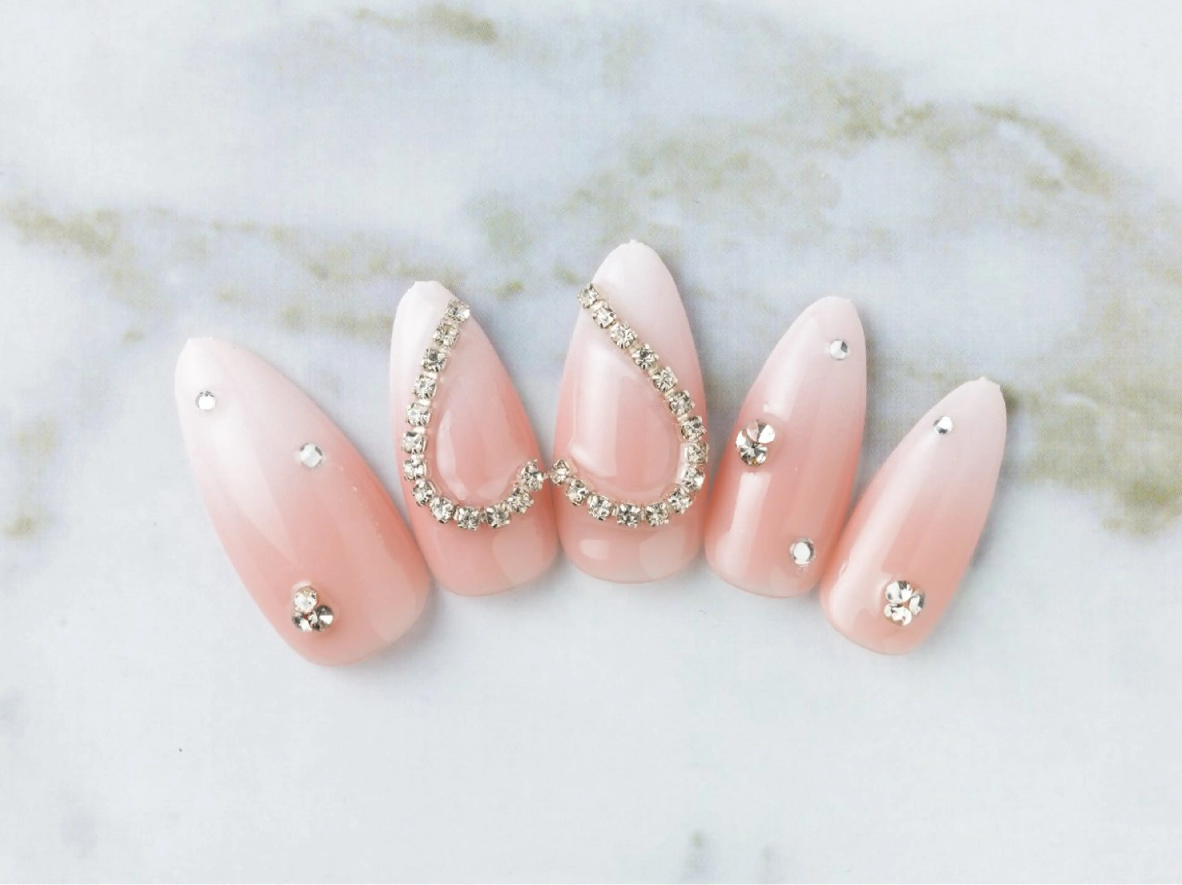 ネイル ハンドネイル ハンドケア NailSalon Auraのネイルデザイン