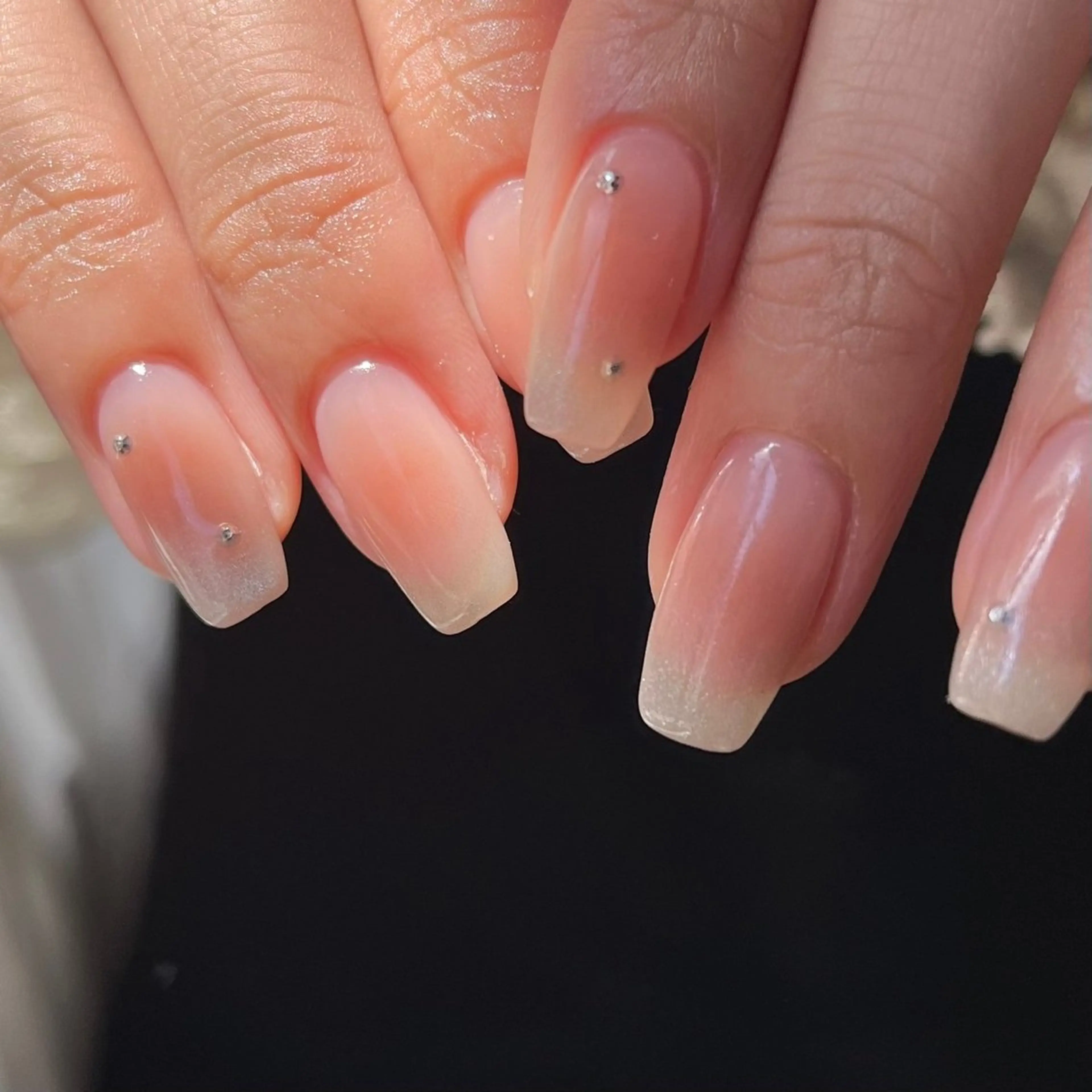 ネイル チークネイル Etel atelier.のネイルデザイン