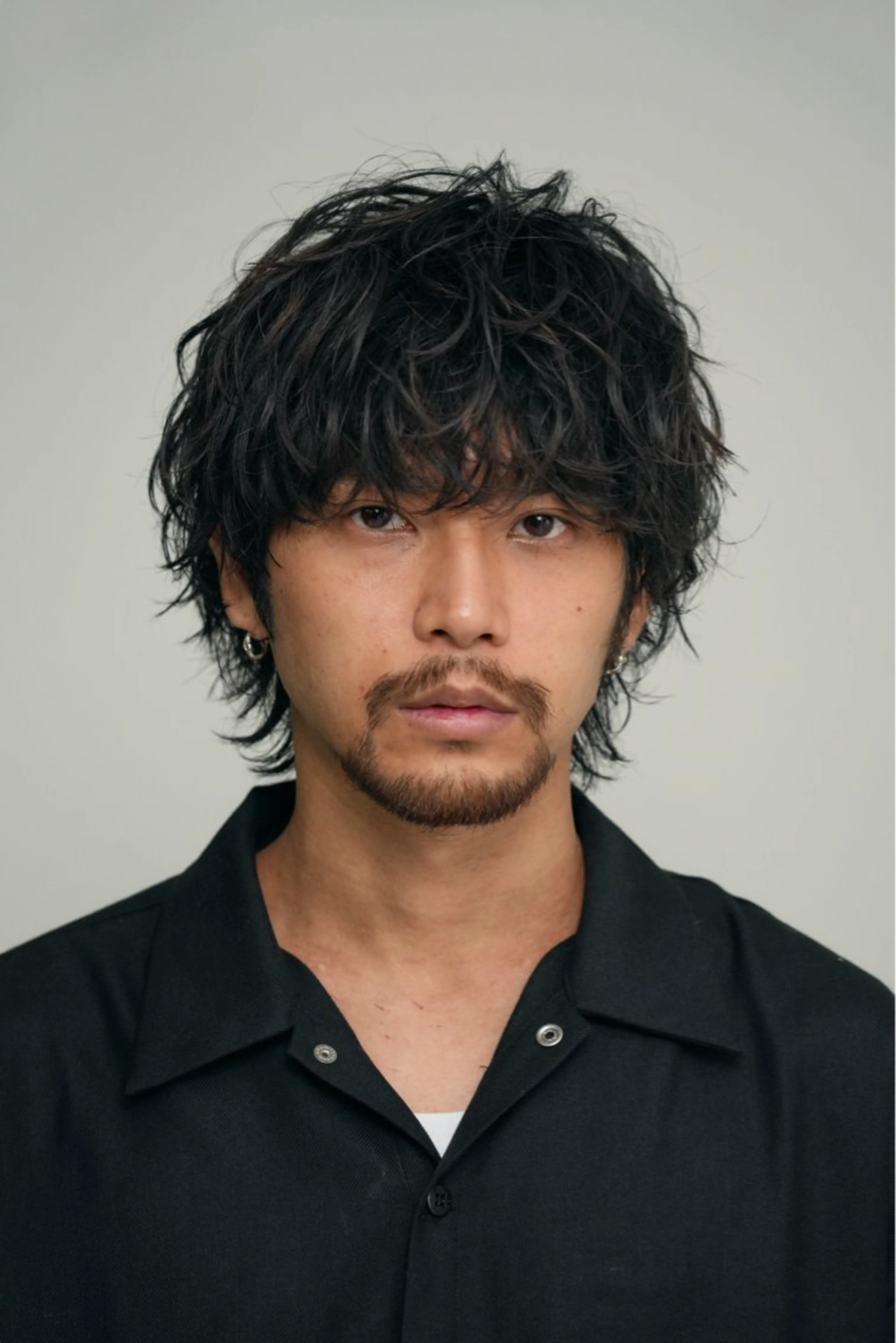 ミディアム パーマ メンズ ミディアムパーマ メンズパーマ ツイストスパイラルパーマ 波巻きパーマ スパイラルパーマ fifth 今西翔汰のヘアスタイル