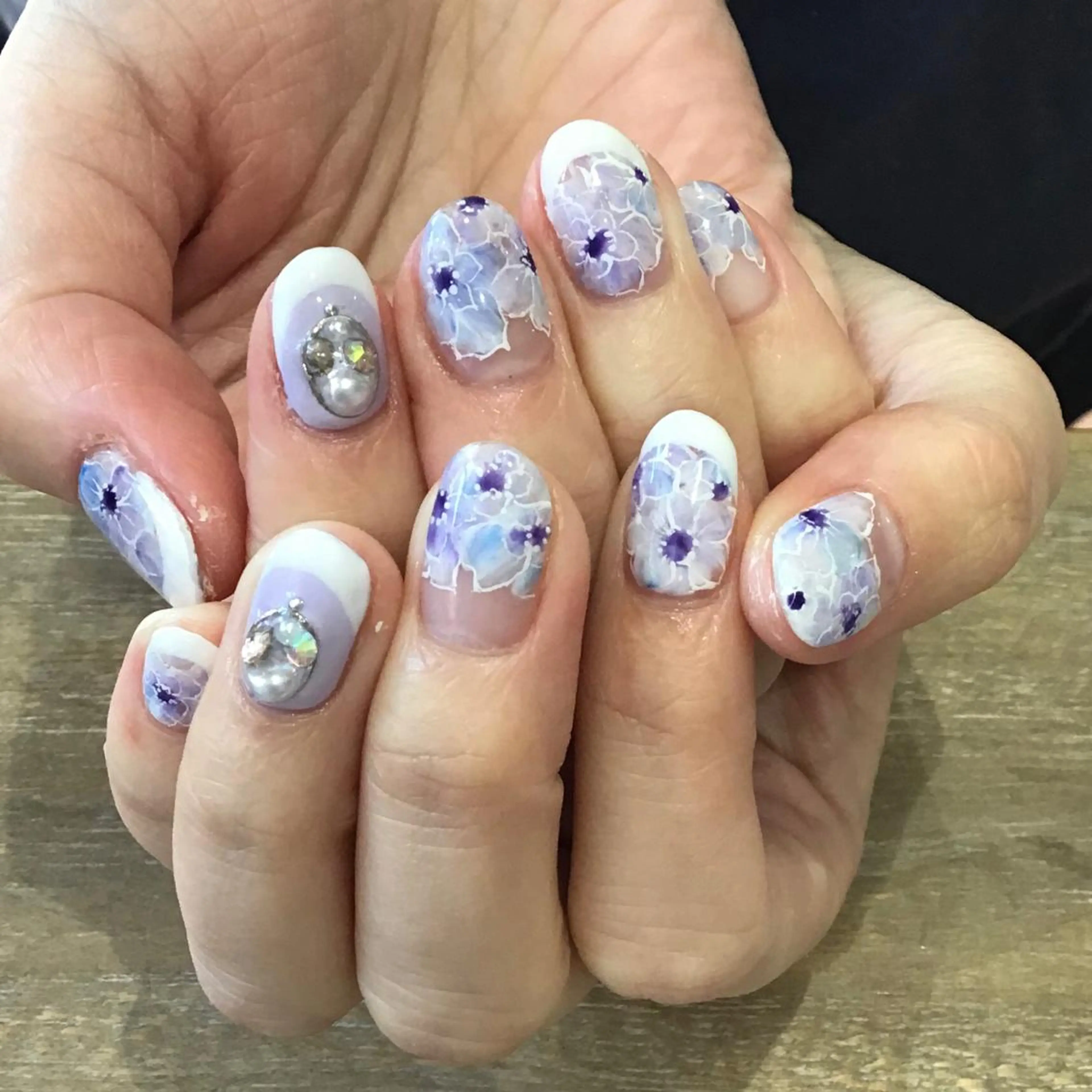 ネイル ハンドネイル Nest 三田のマツエク・マツパデザイン