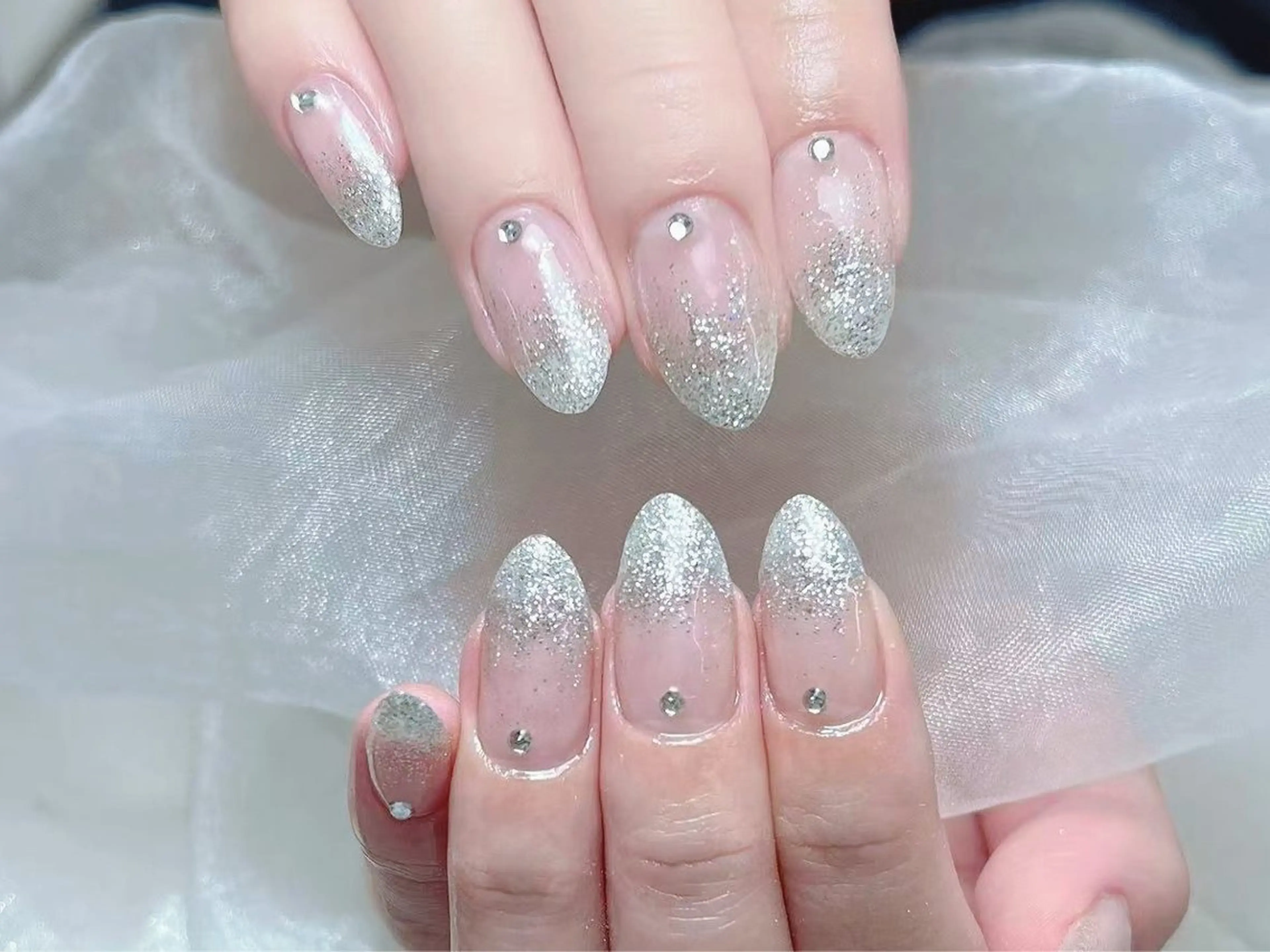 ネイル オーロラネイル フレンチネイル グラデーション 韓国ネイル マグネットネイル ハンドネイル NOA NAILのネイルデザイン
