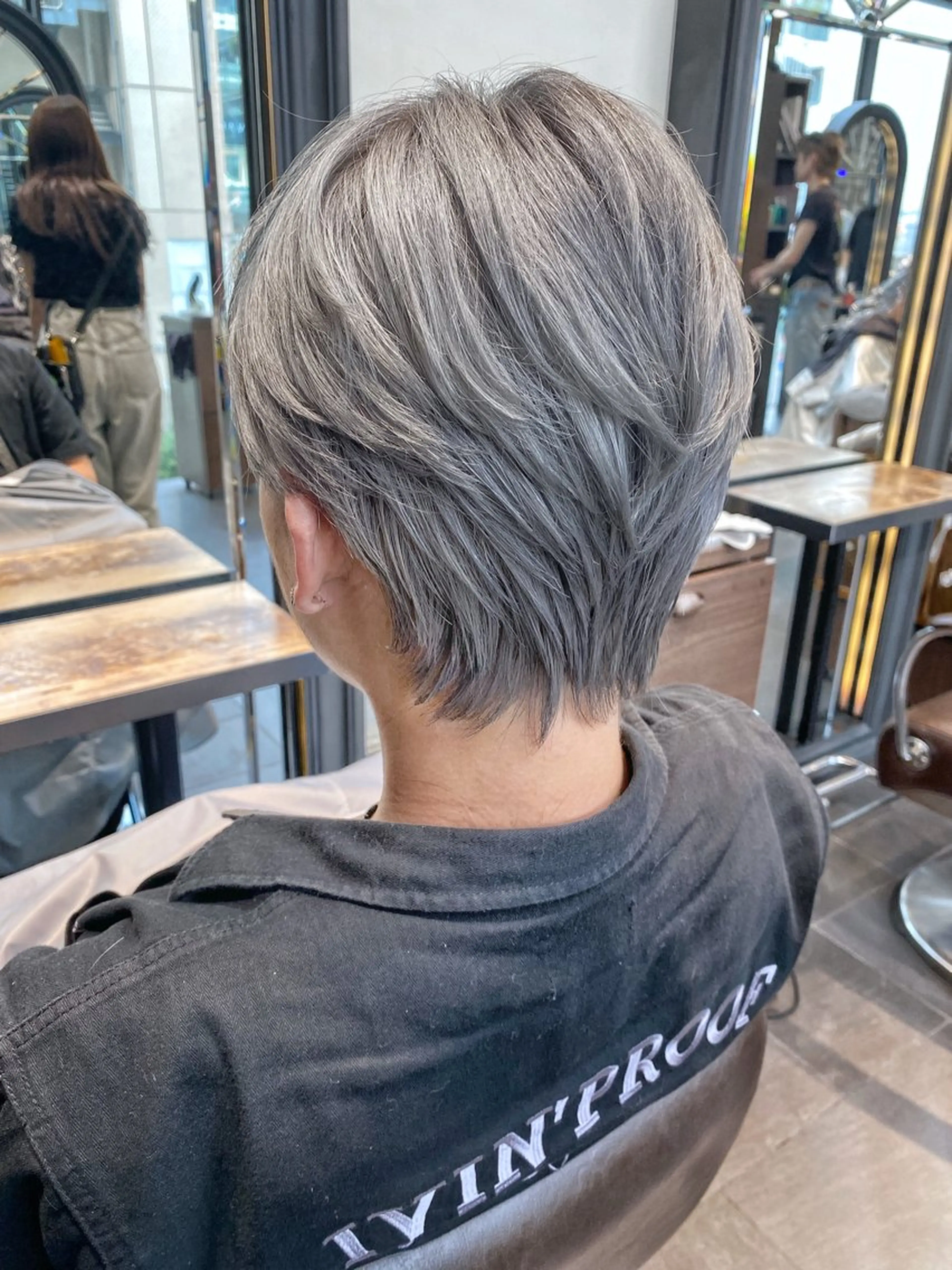 ショート カラー ブリーチ 銀座/MINX 宇都 愛梨/デザインカットのヘアスタイル