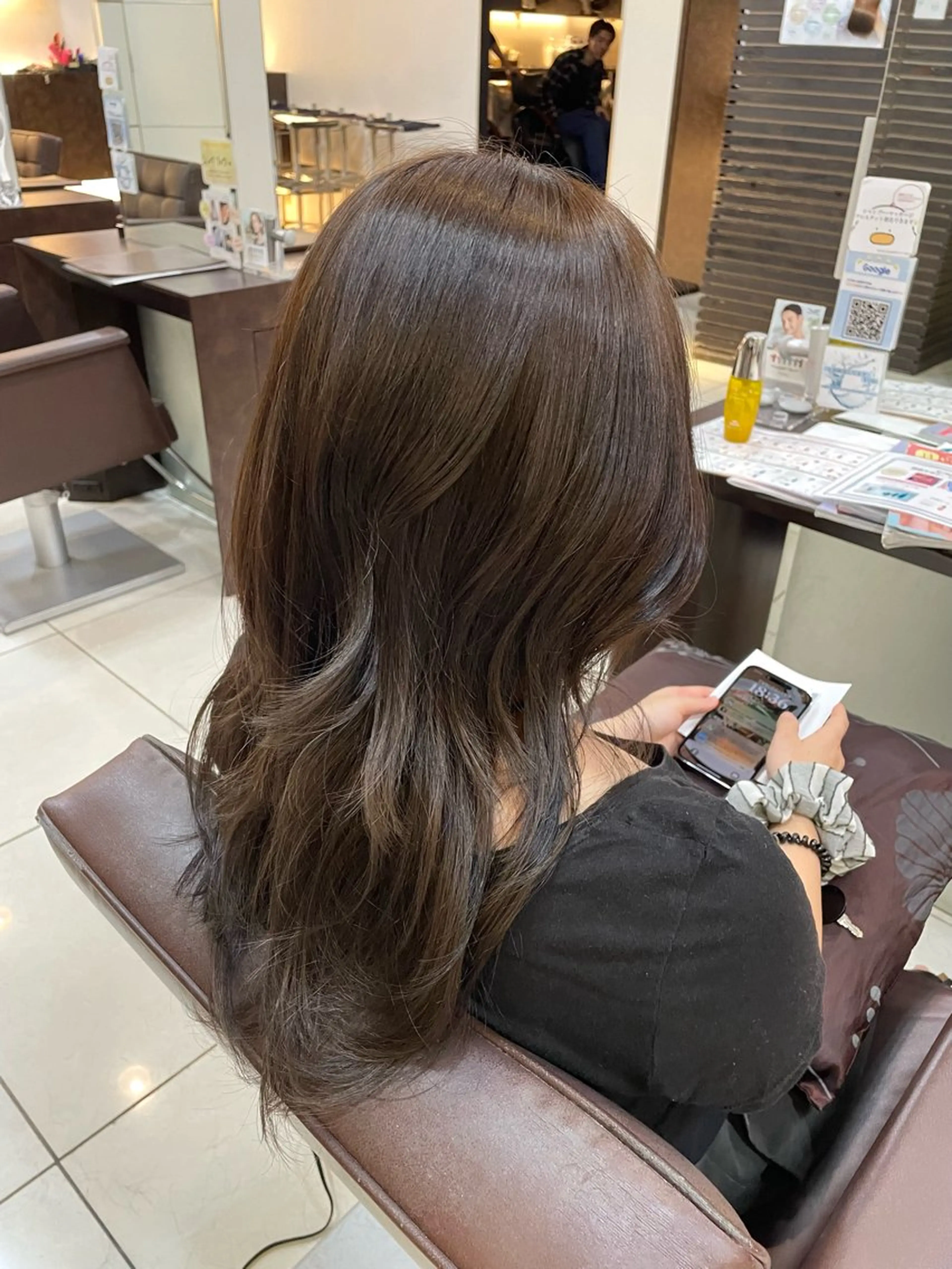 ロング カラー グレージュ オリーブカラー オリーブグレージュ オリーブグレー カット ヘアカラー トリートメント 🤎うる艶ベージュ 🧸MAYUKA🤎のヘアスタイル