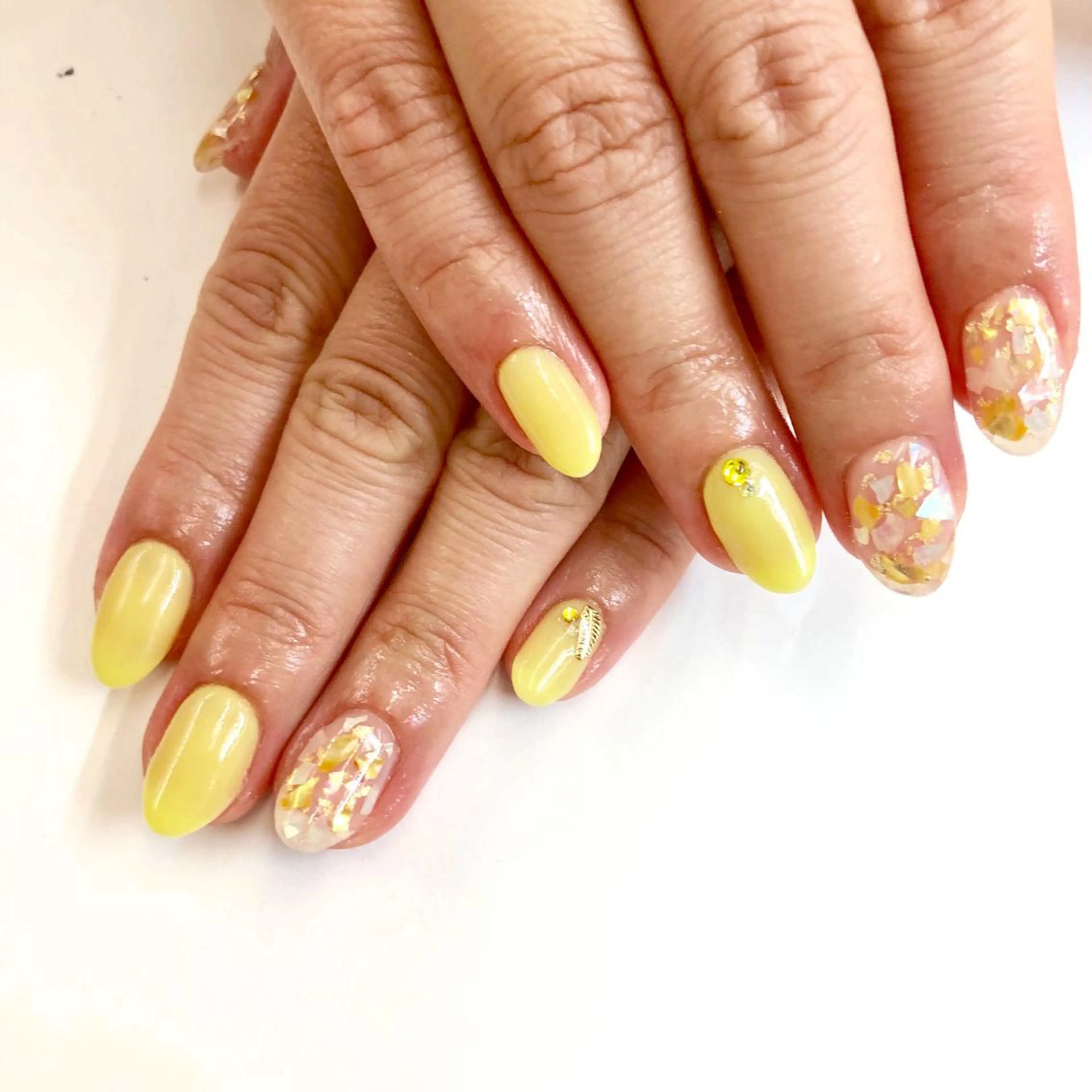 ネイル ハンドネイル フットネイル Minami 🍓のネイルデザイン