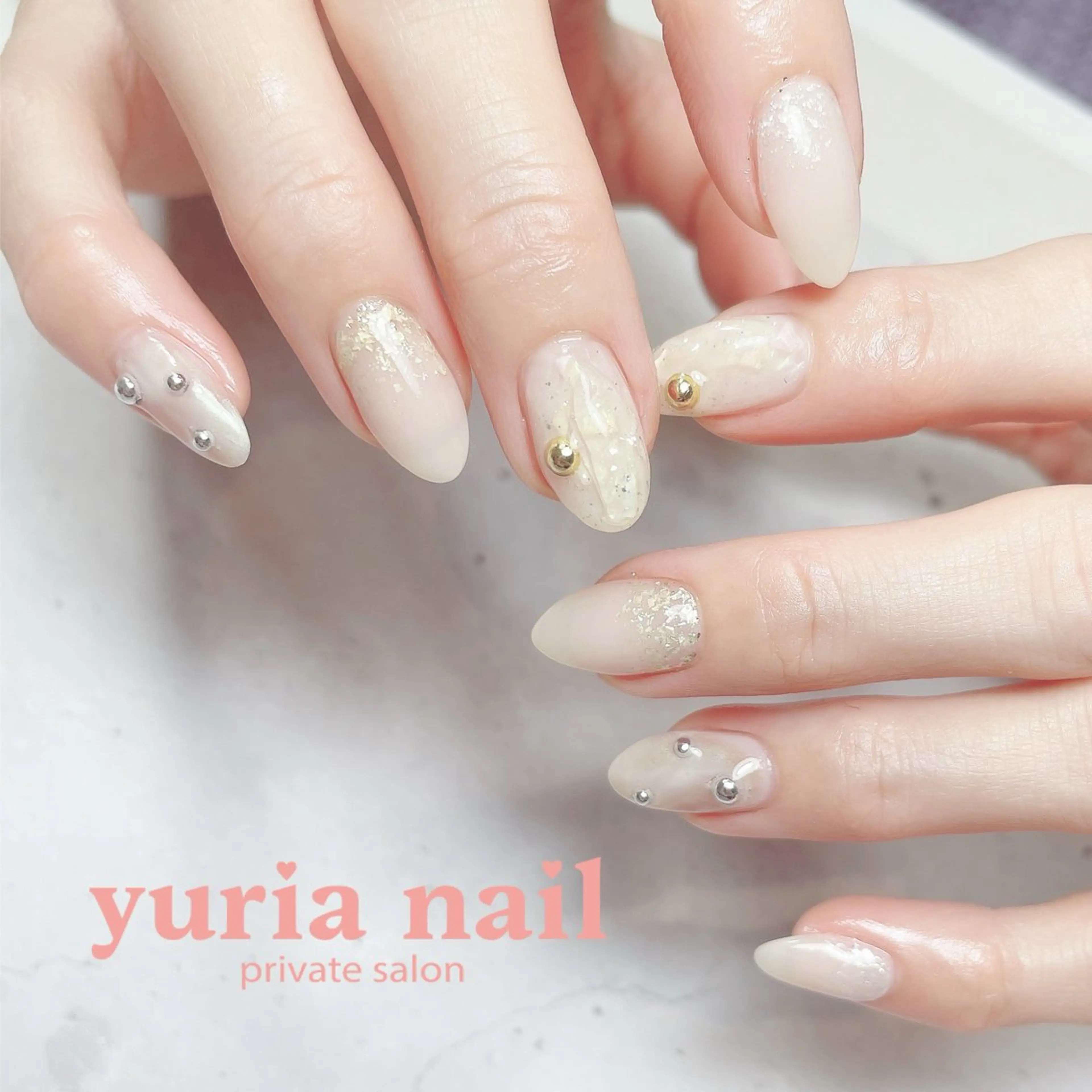 ネイル ジェルネイル ニュアンスネイル ホワイト ハンドネイル 小林 ゆりあのネイルデザイン