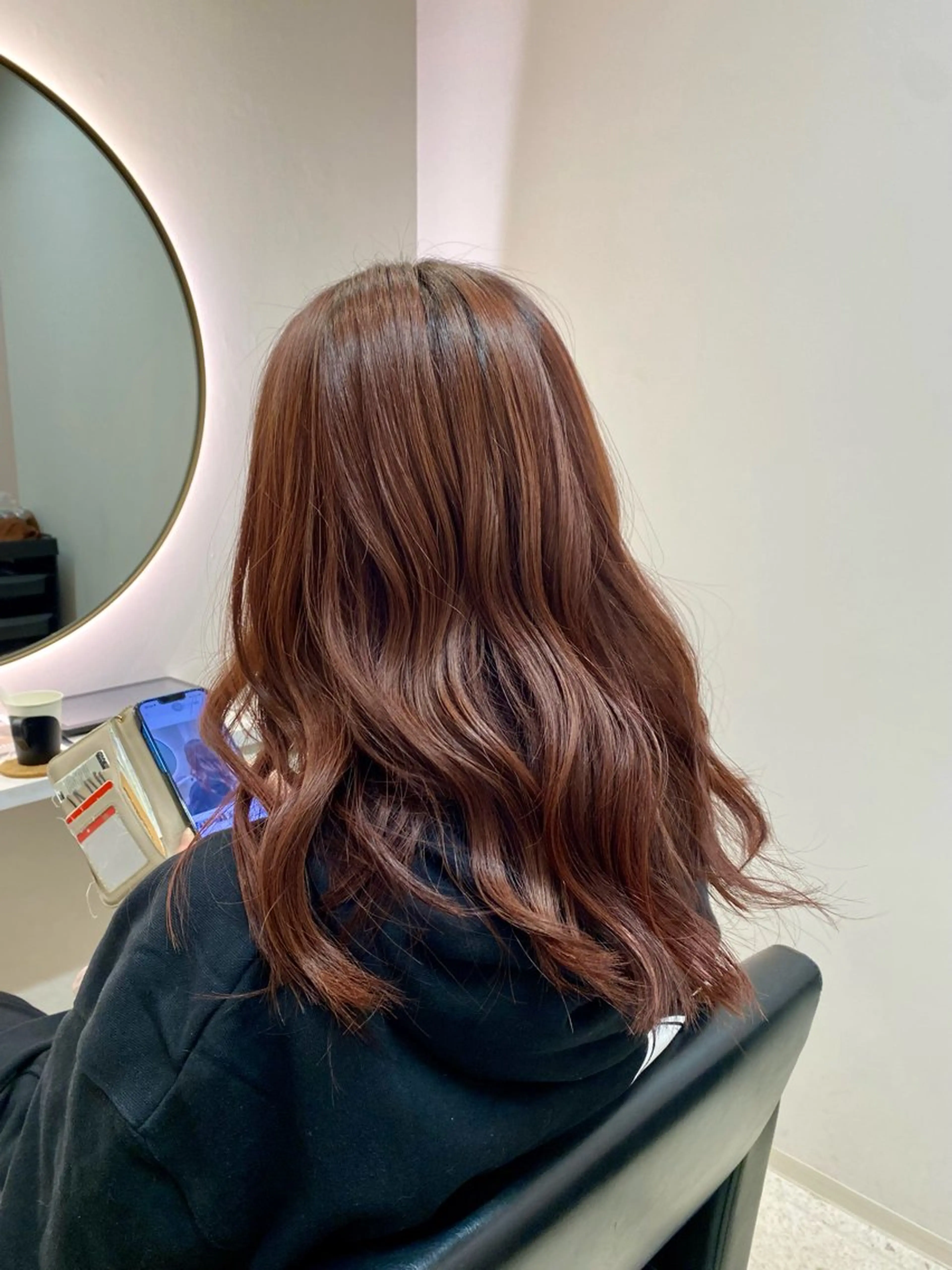 セミロング カラー 韓国🇰🇷艶髪 ケアカラーSHURIのヘアスタイル