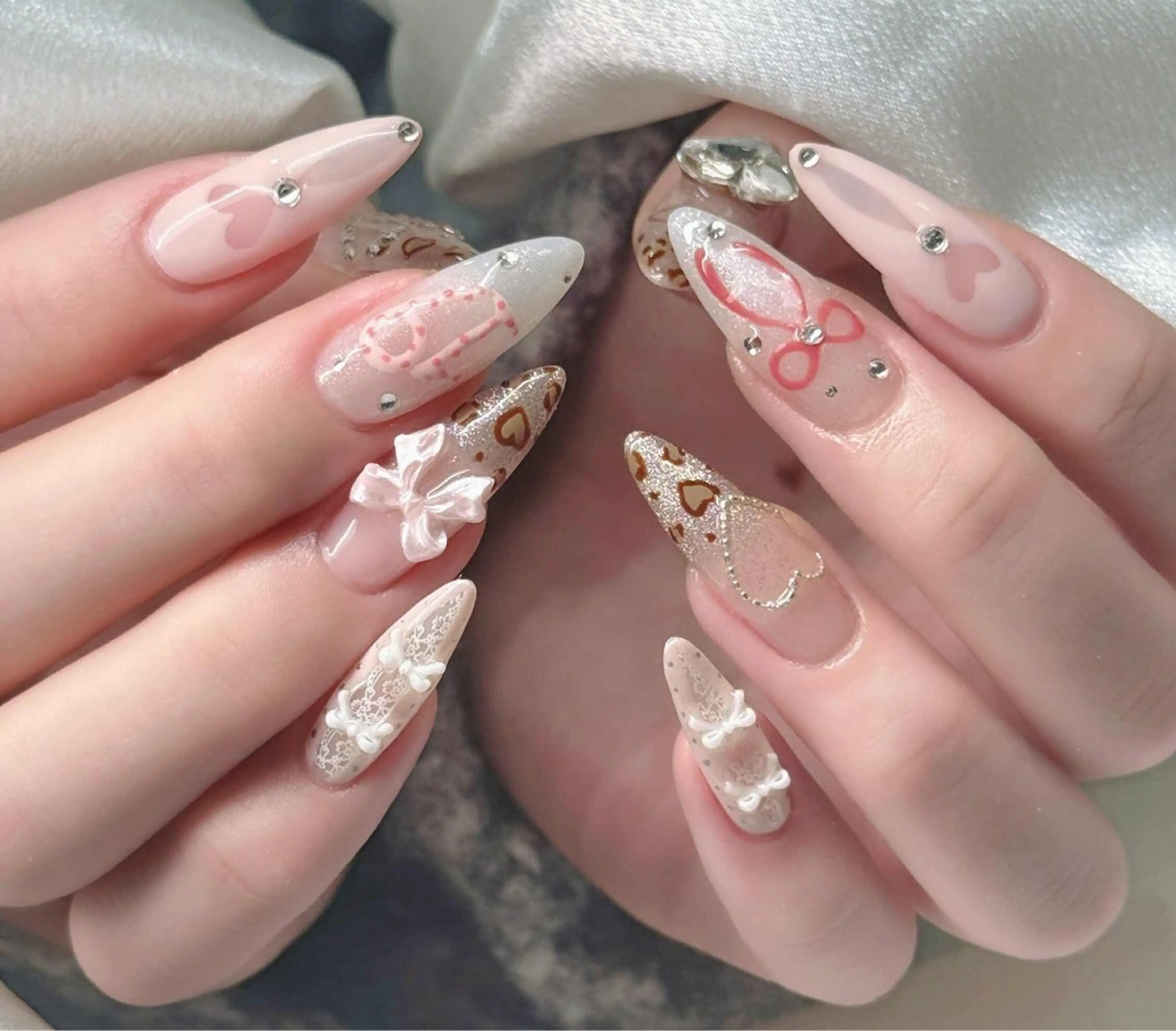 ネイル オーロラネイル ブルー チークネイル 長さ出し フットネイル ハンドネイル NAILS 168 池袋西口駅前店のネイルデザイン