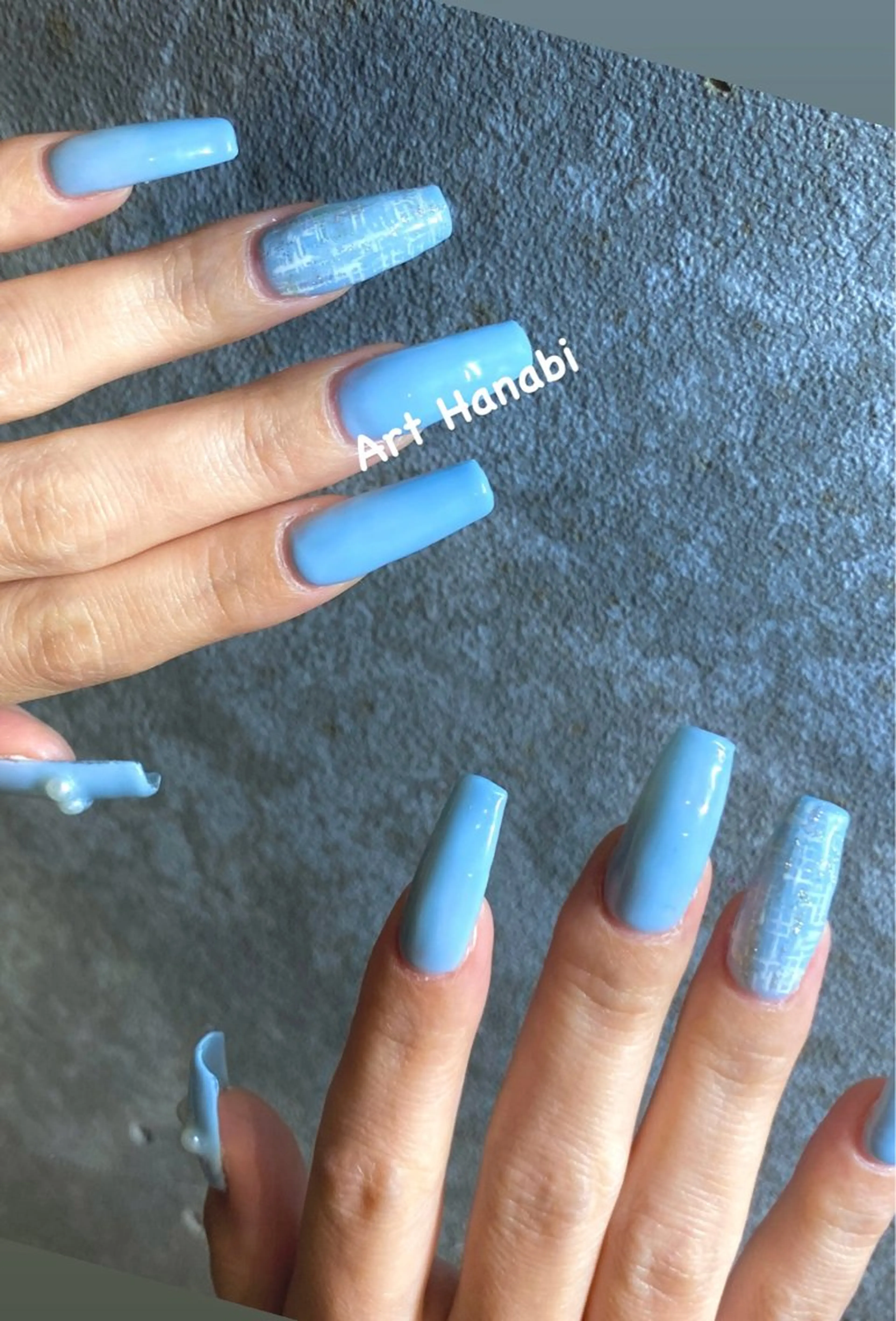 ネイル アートネイル ブルー 水色 ロングネイル ワンカラーネイル ハンドネイル ハンドケア Art Hanabi所属・Art Hanabi ミリのネイルデザイン