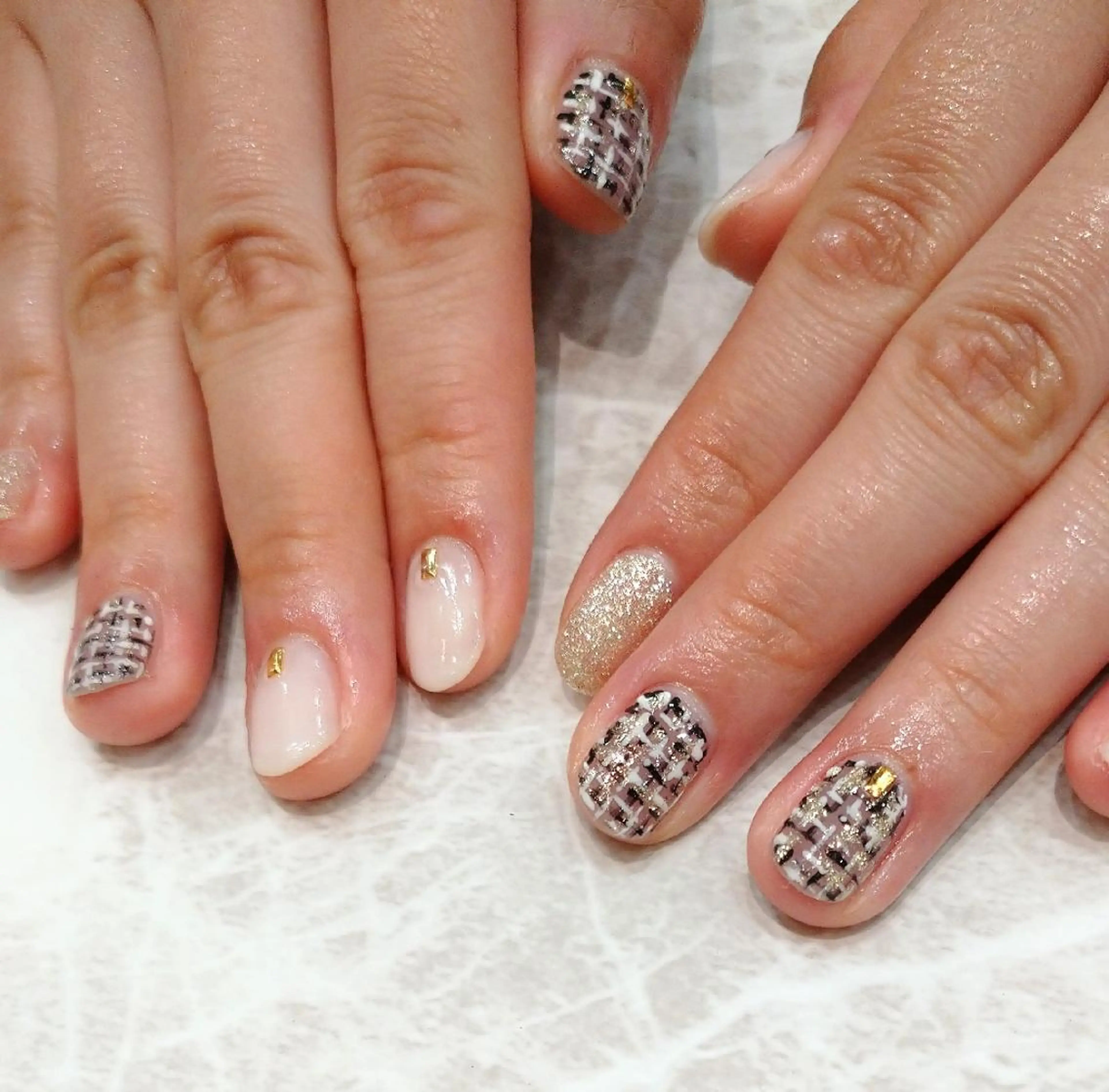 ネイル アートネイル ジェルネイル パラジェル ツイードネイル ホワイト ハンドネイル 會田 瑠衣のネイルデザイン