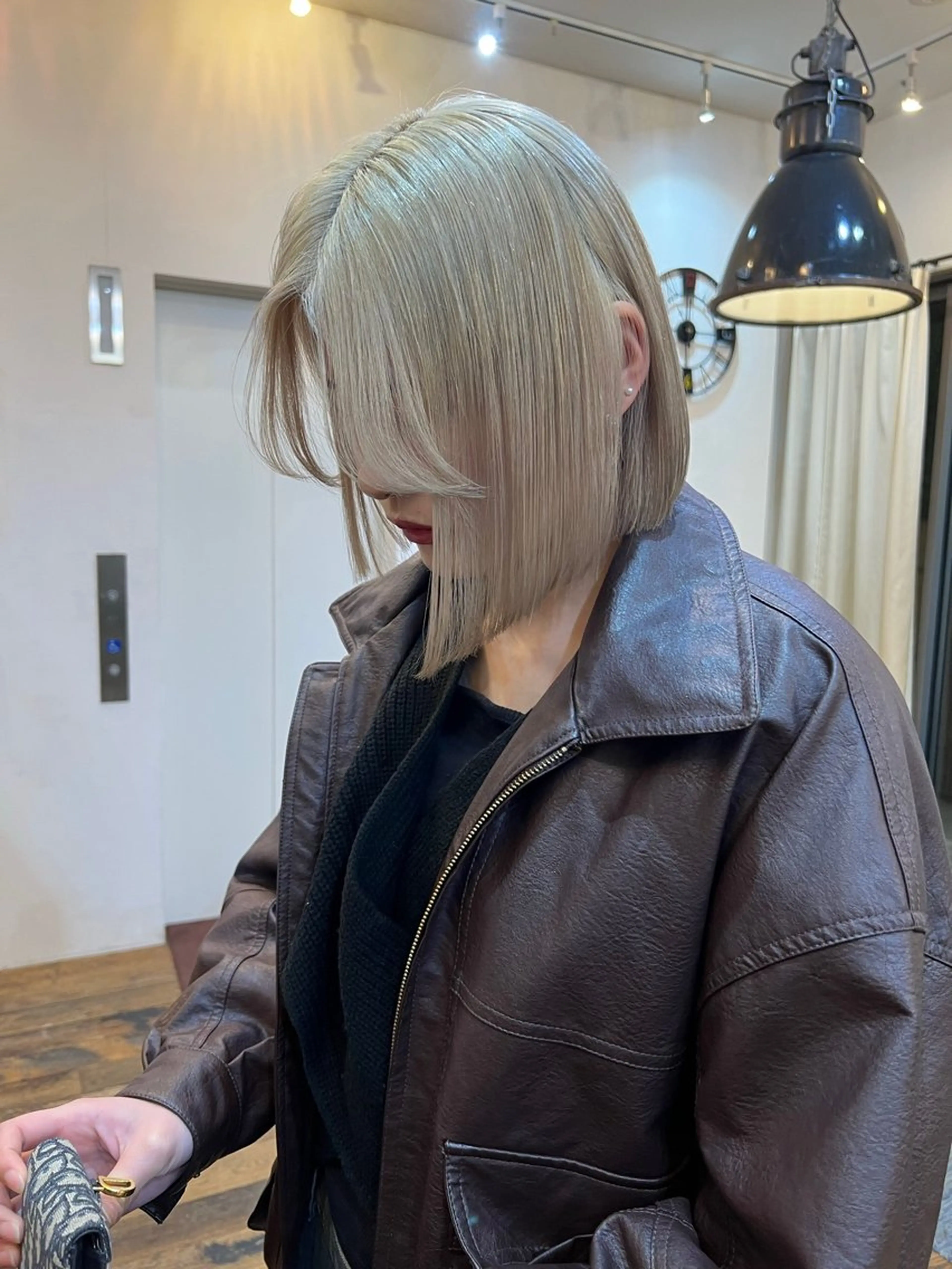 ショート カラー ベージュカラー ホワイトベージュ ボブ カット ヘアカラー トリートメント belle   表参道　terrace所属・抜きっぱなしブロンド /ハイトーン/カナタのヘアスタイル