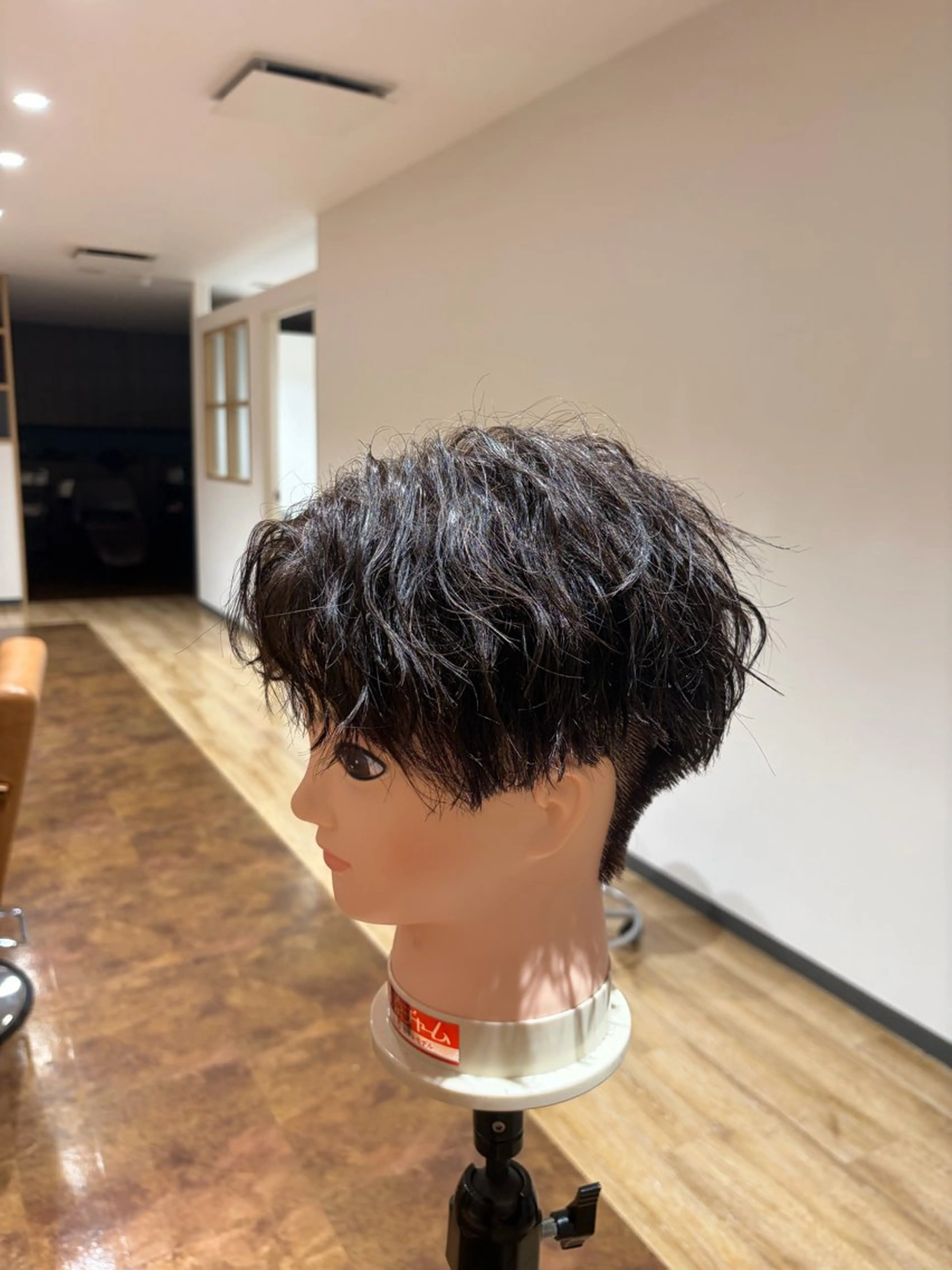 メンズ センターパート 波巻きパーマ 坂田 玲那のヘアスタイル