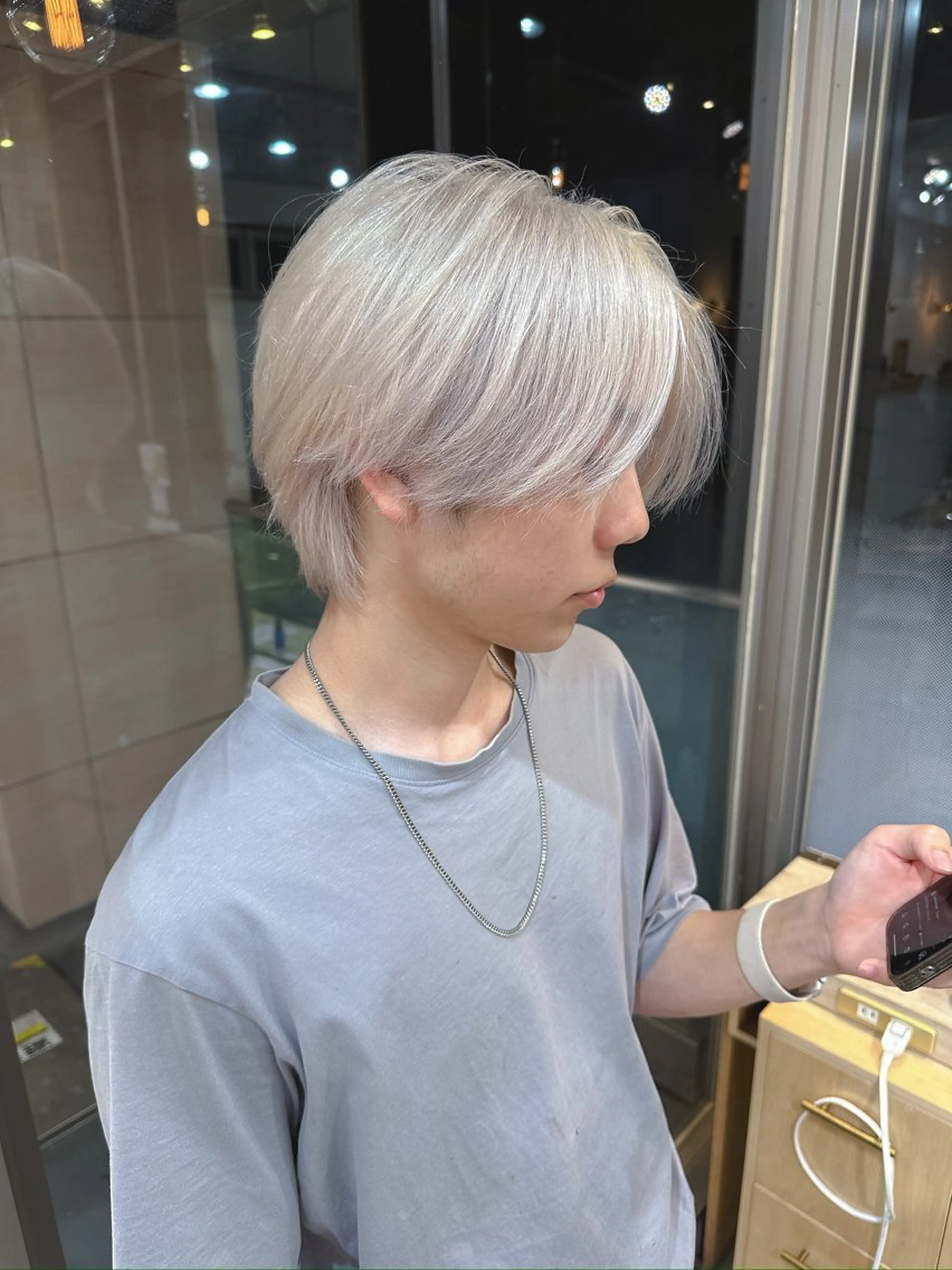 ショート カラー 新宿ケアブリーチ 稲垣颯太のヘアスタイル