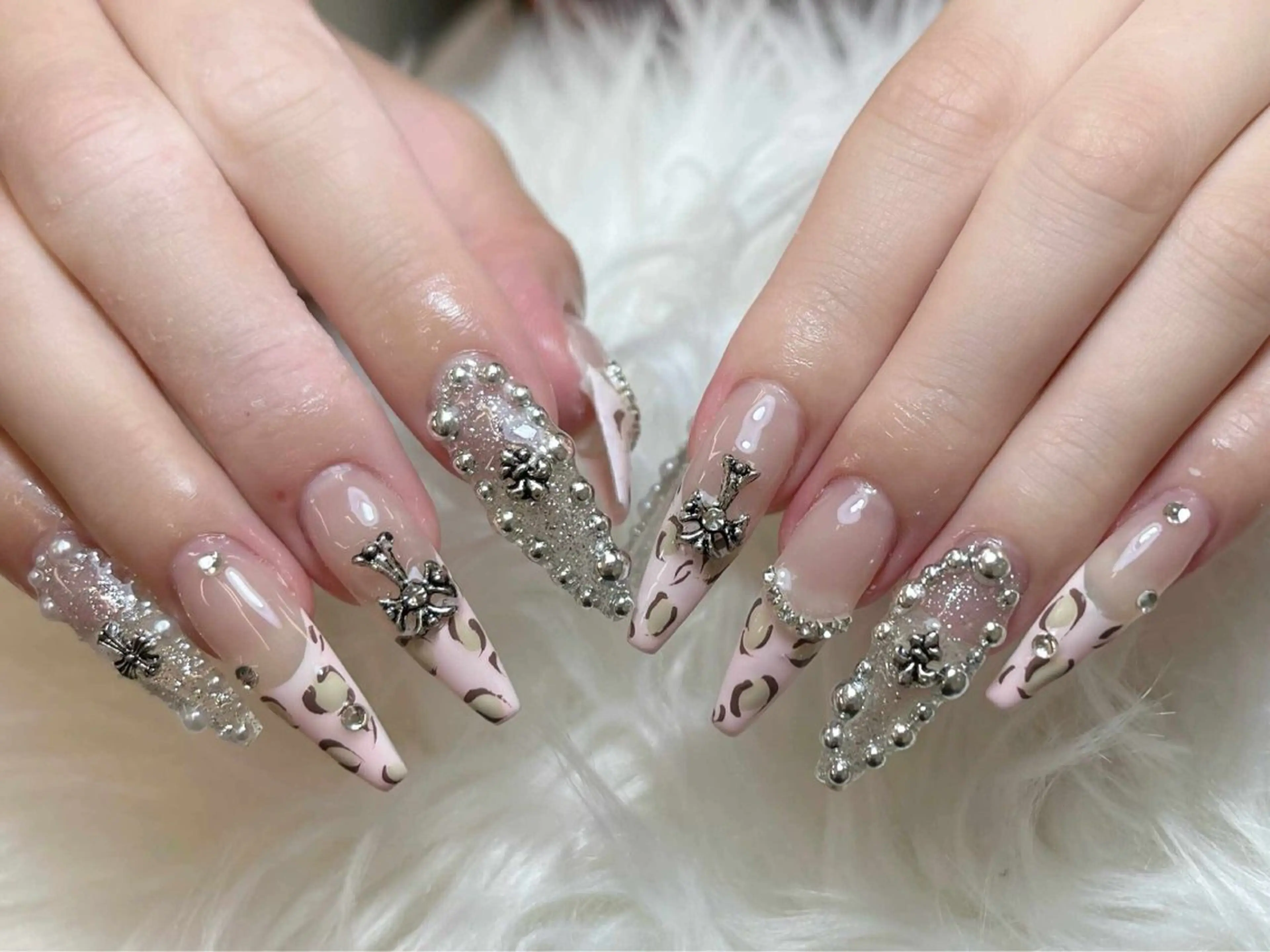 ネイル チークネイル 長さ出し フットネイル マグネットネイル 持ち込み ハンドネイル ANH NAIL ゴテゴテ専門店💎のネイルデザイン