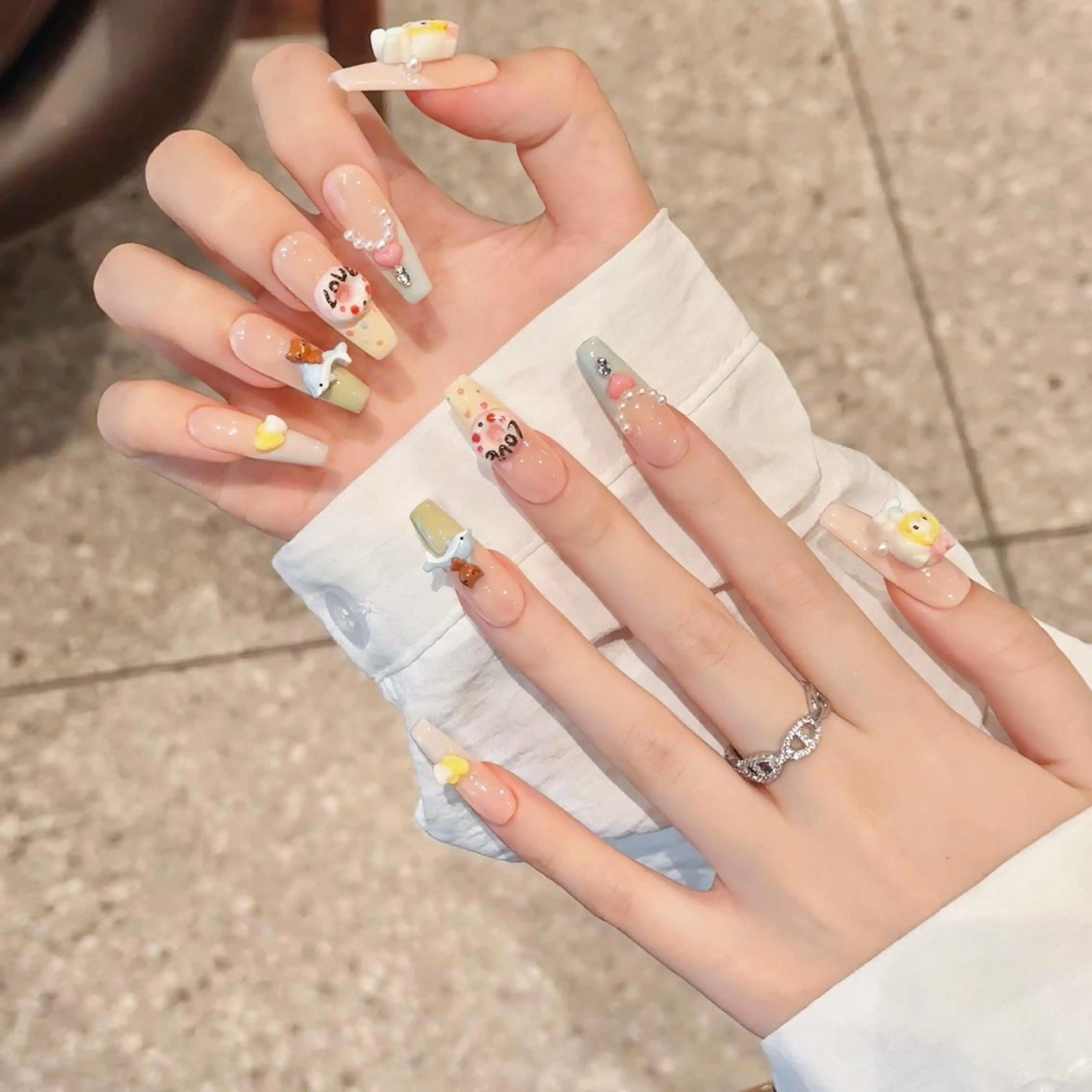 ネイル ジェルネイル スカルプネイル ネイルチップ KIMI 🐰のネイルデザイン
