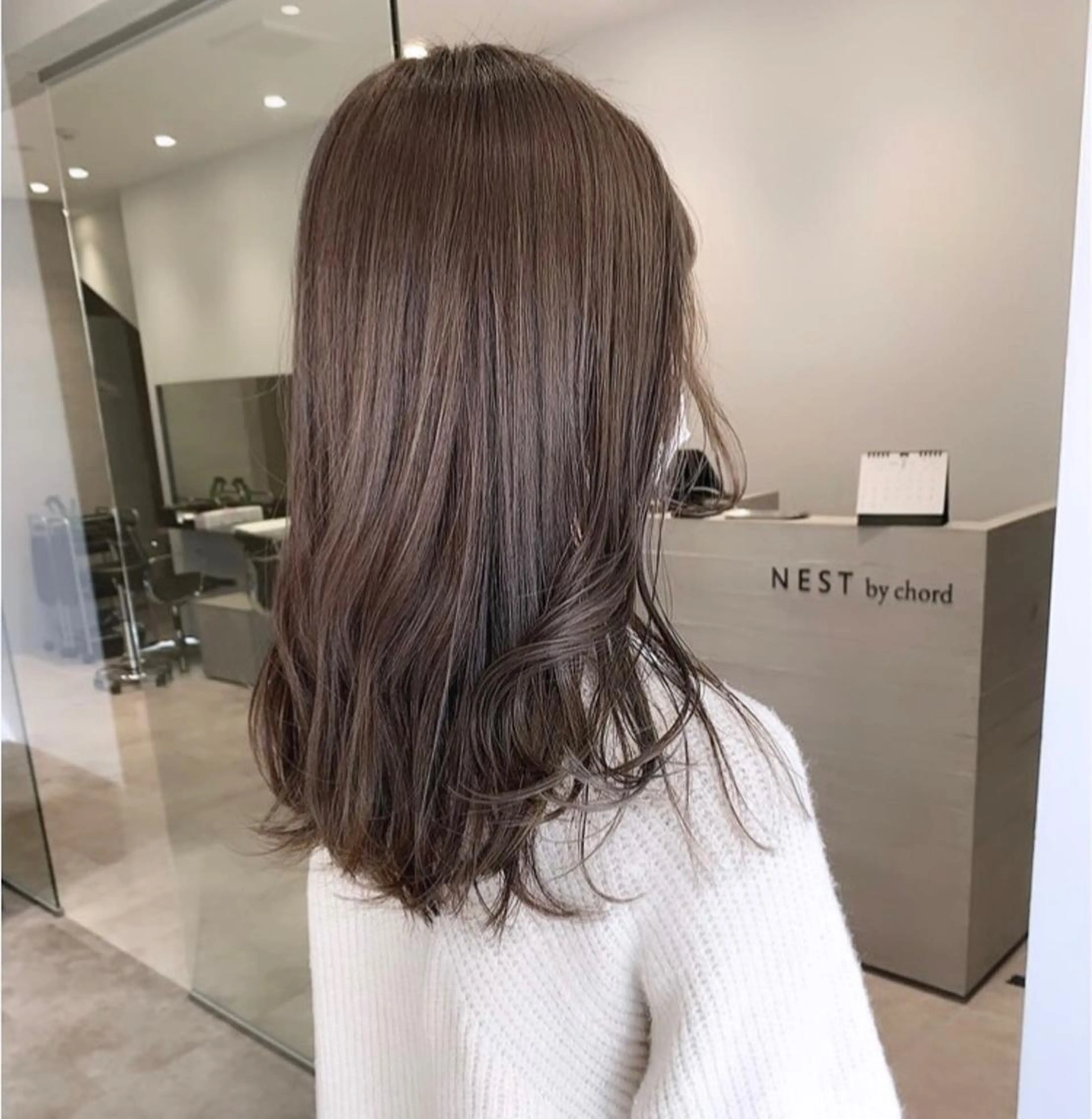 ロング カラー サキ🤍ハイトーン 🩰くびれ巻きヘアのヘアスタイル