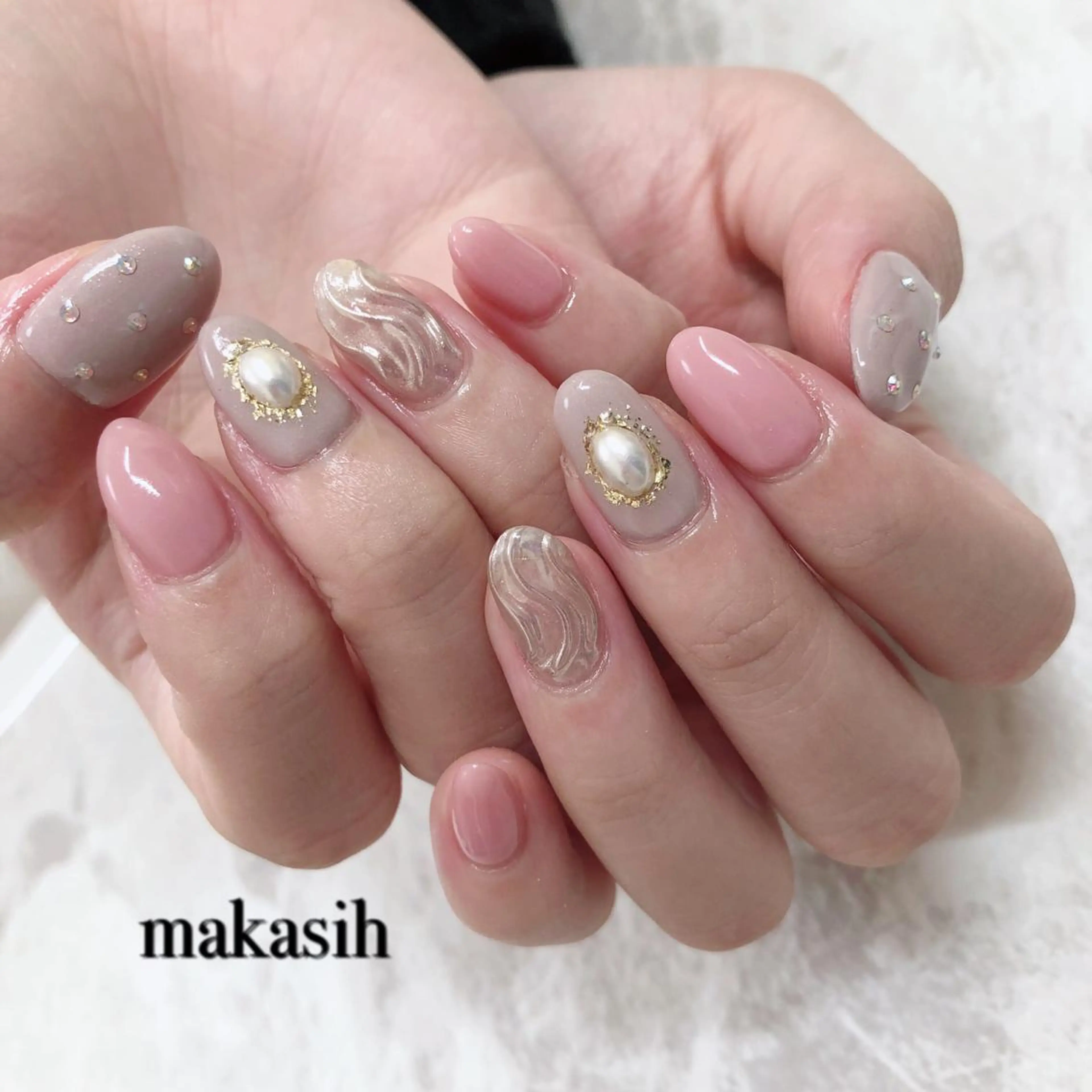 ネイル ミラーネイル ピンク 濱田 美菜子のエステ・リラクイメージ