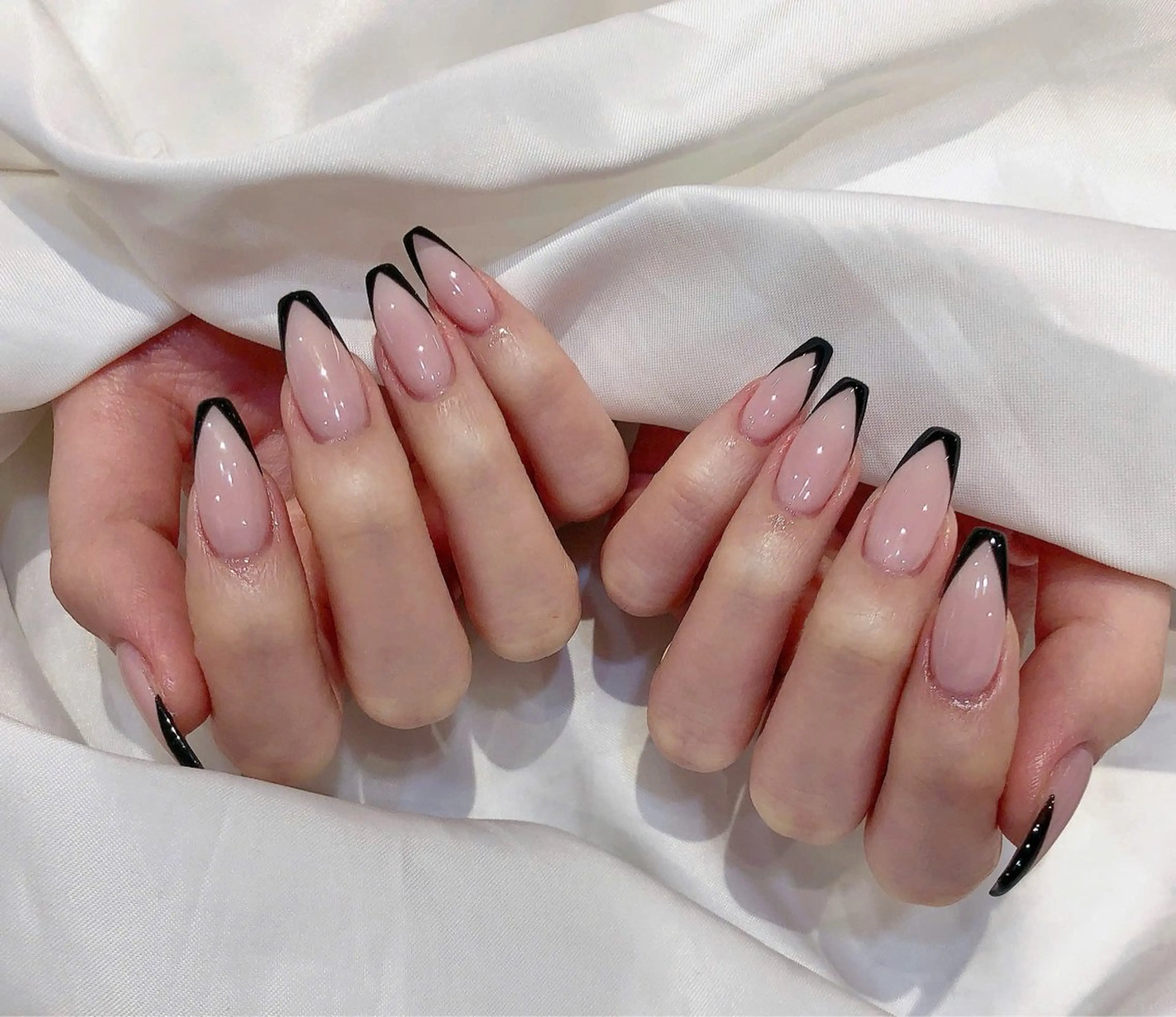 ネイル アートネイル ジェルネイル グラデーション キラキラネイル 持ち込み ハンドネイル NAILS BAR SHINJUKUのネイルデザイン