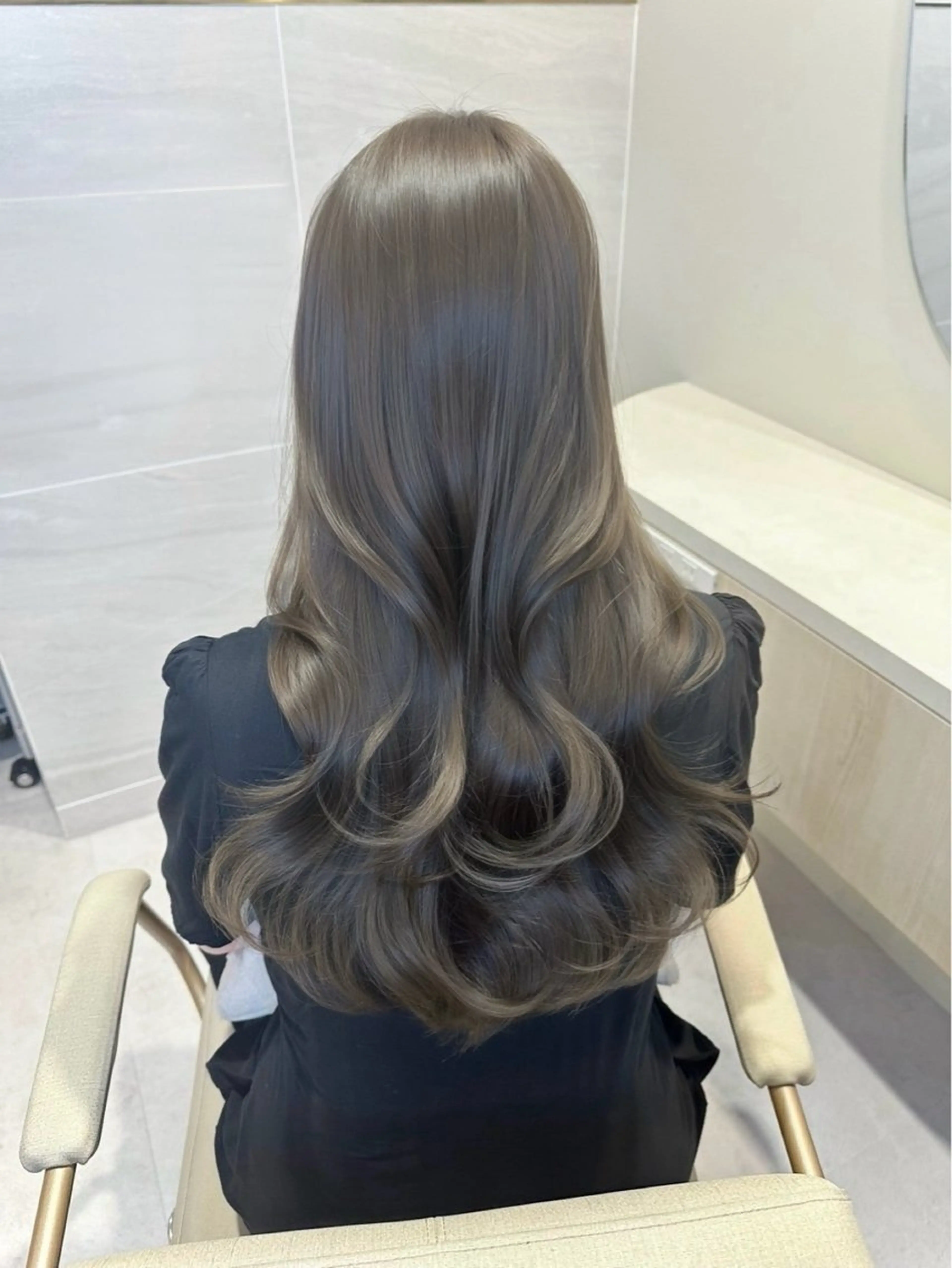 ロング カラー グレージュ イルミナカラー カーキグレージュ カット ヘアカラー トリートメント Ms.CHARM所属・透明感カラー🌿 グレージュ🐺陽介のヘアスタイル