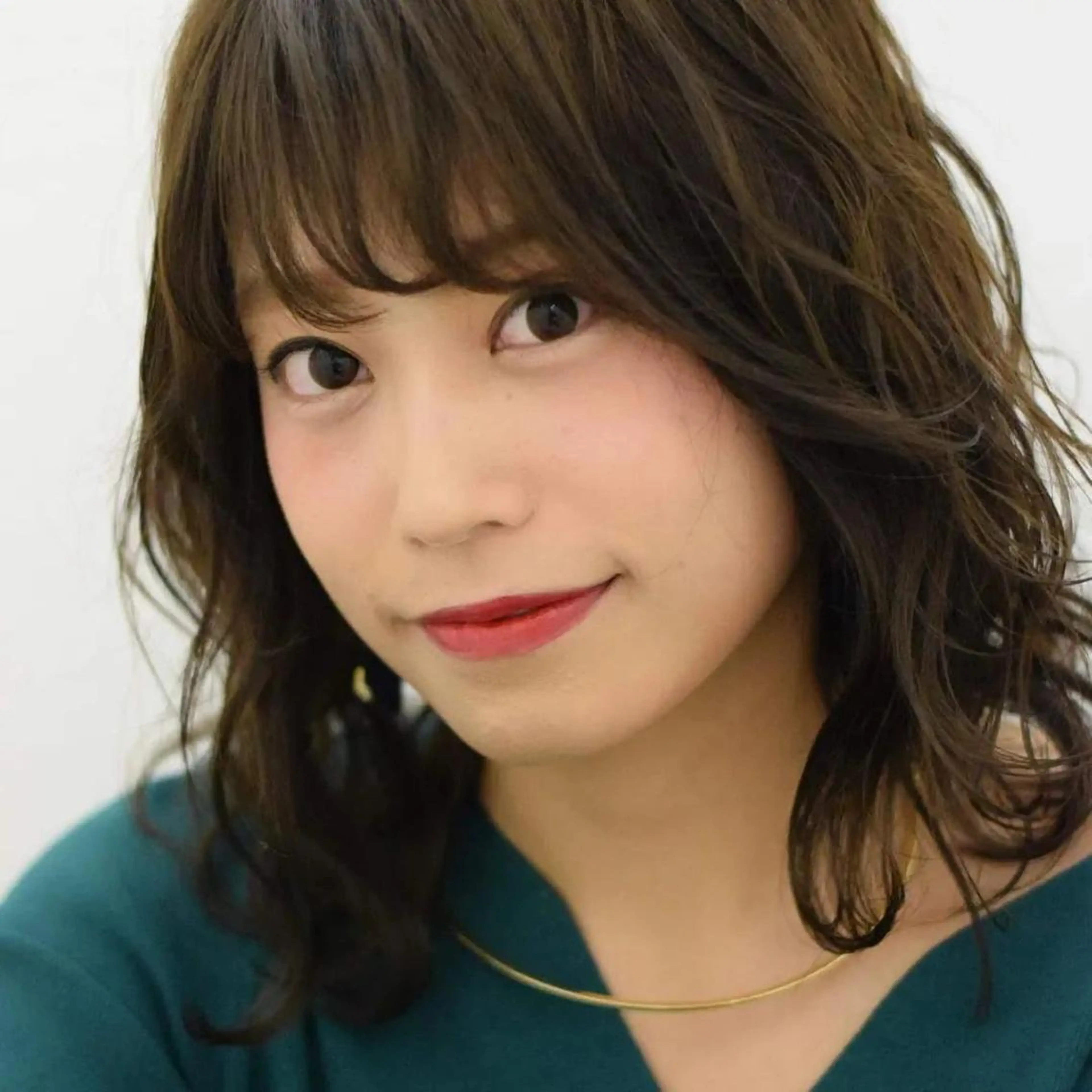 ミディアム ミディアムパーマ アッシュ アッシュグレー ボブ 顔周りカット 鈴木 貴之のヘアスタイル