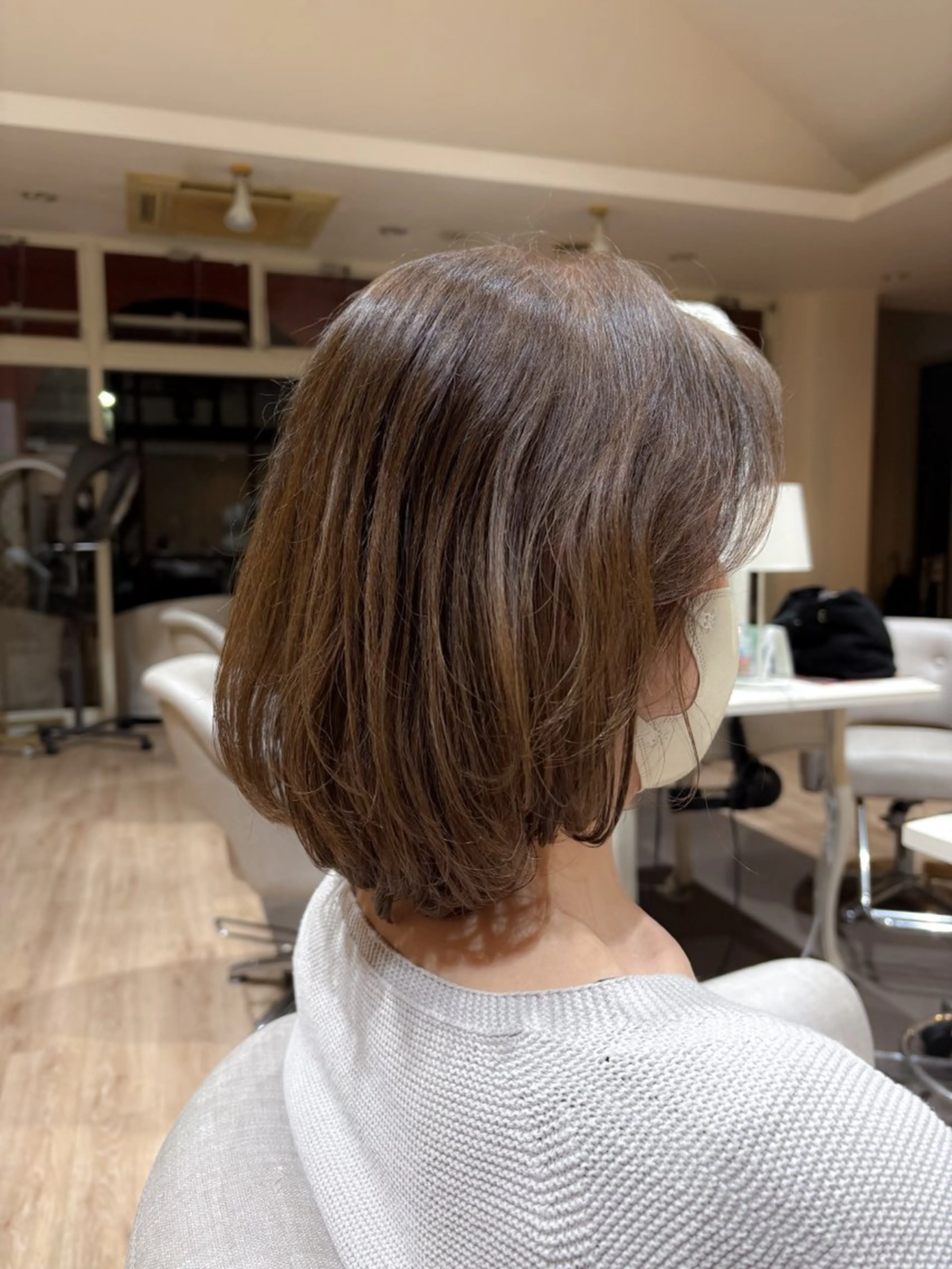 ミディアム レイヤーカット 石平 暖のヘアスタイル