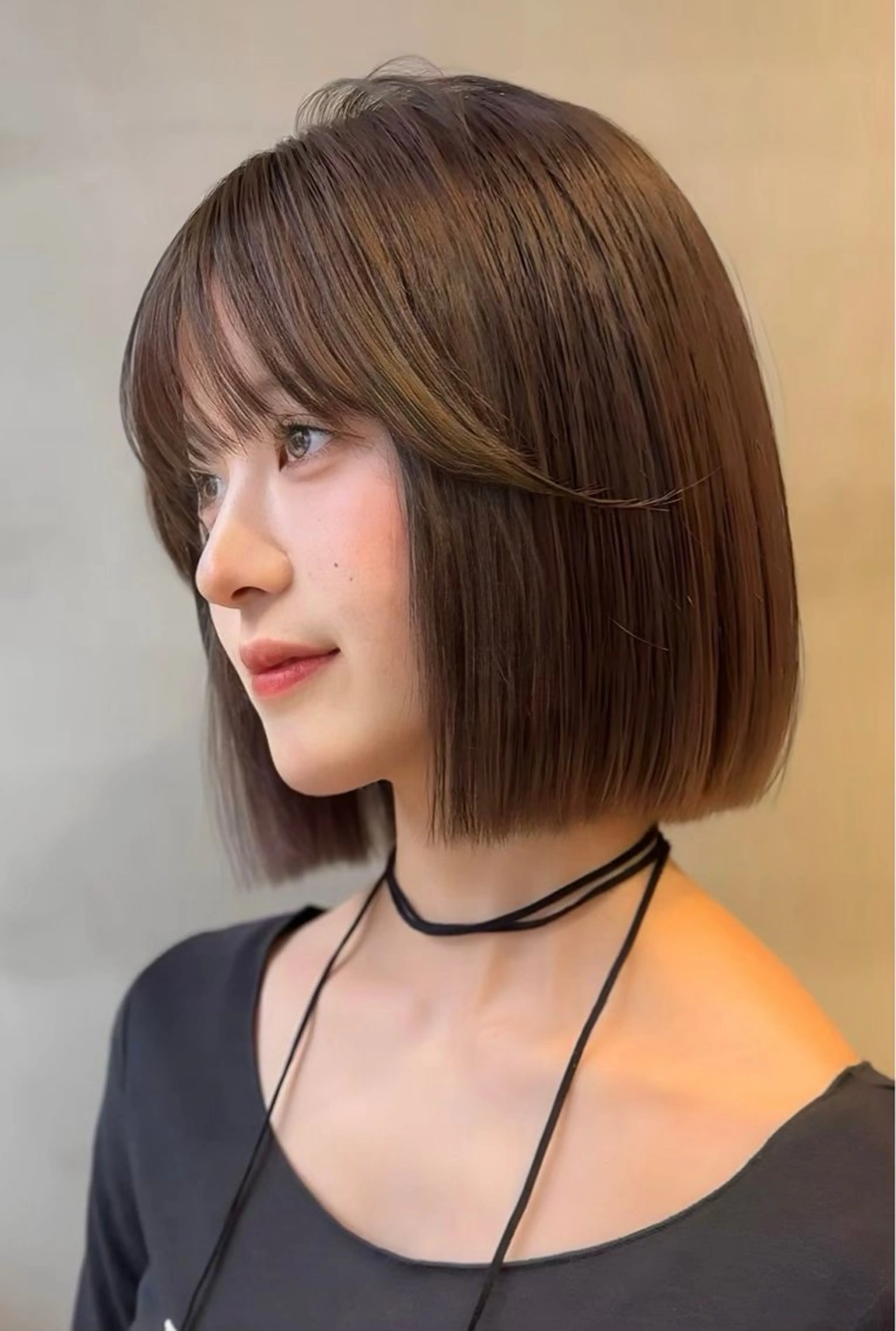 ミディアム カット ヘアカラー トリートメント 似合わせカット✂️✖ 地毛風縮毛矯正のヘアスタイル