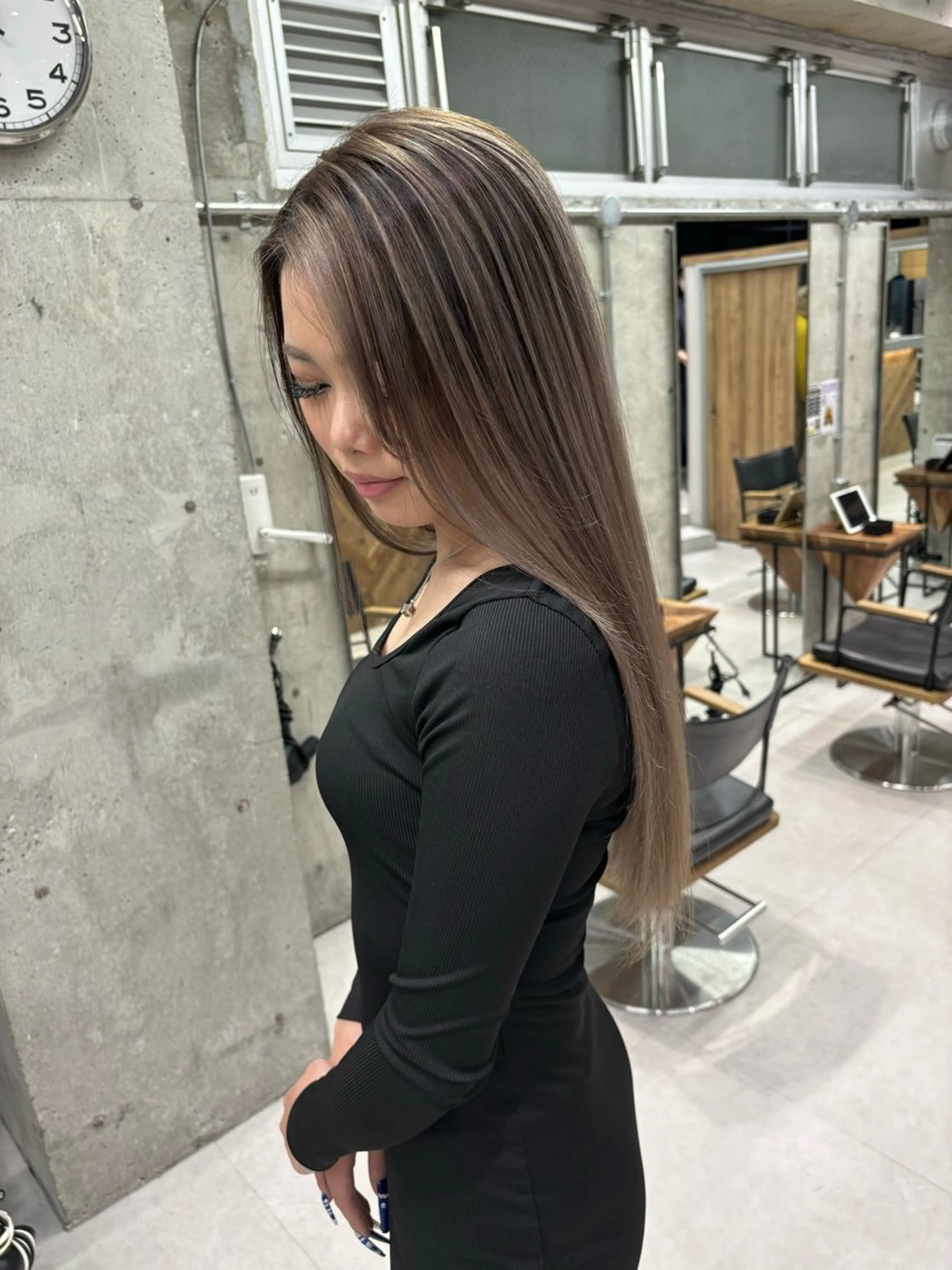 ロング レイヤーカット ヘアカラー 🌺KANA🇺🇸 海外トレンドヘアのヘアスタイル