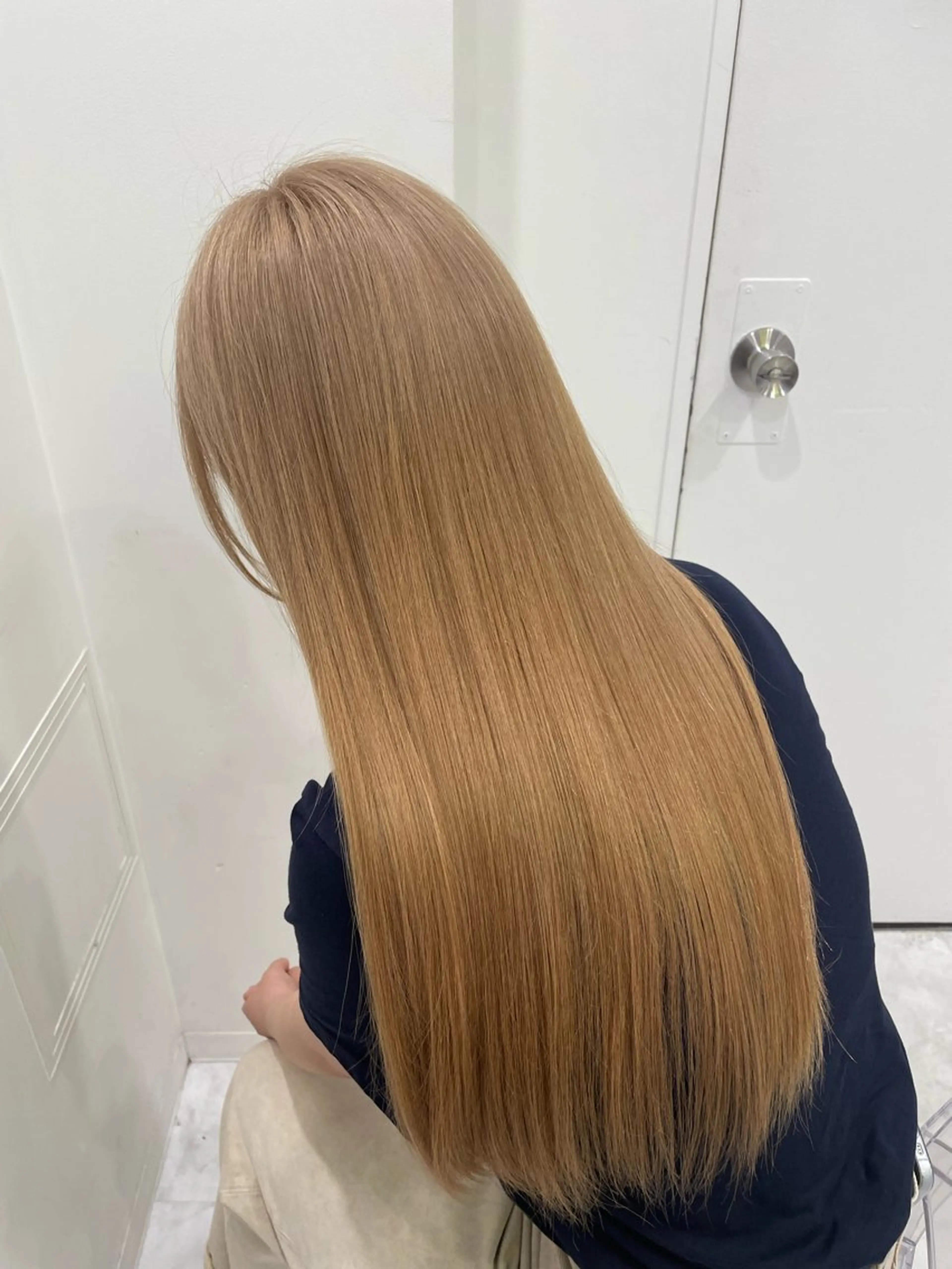 ロング カラー ハイトーンカラー ヘアカラー 韓国暗髪🩶レイヤー 🩶hayatoのヘアスタイル