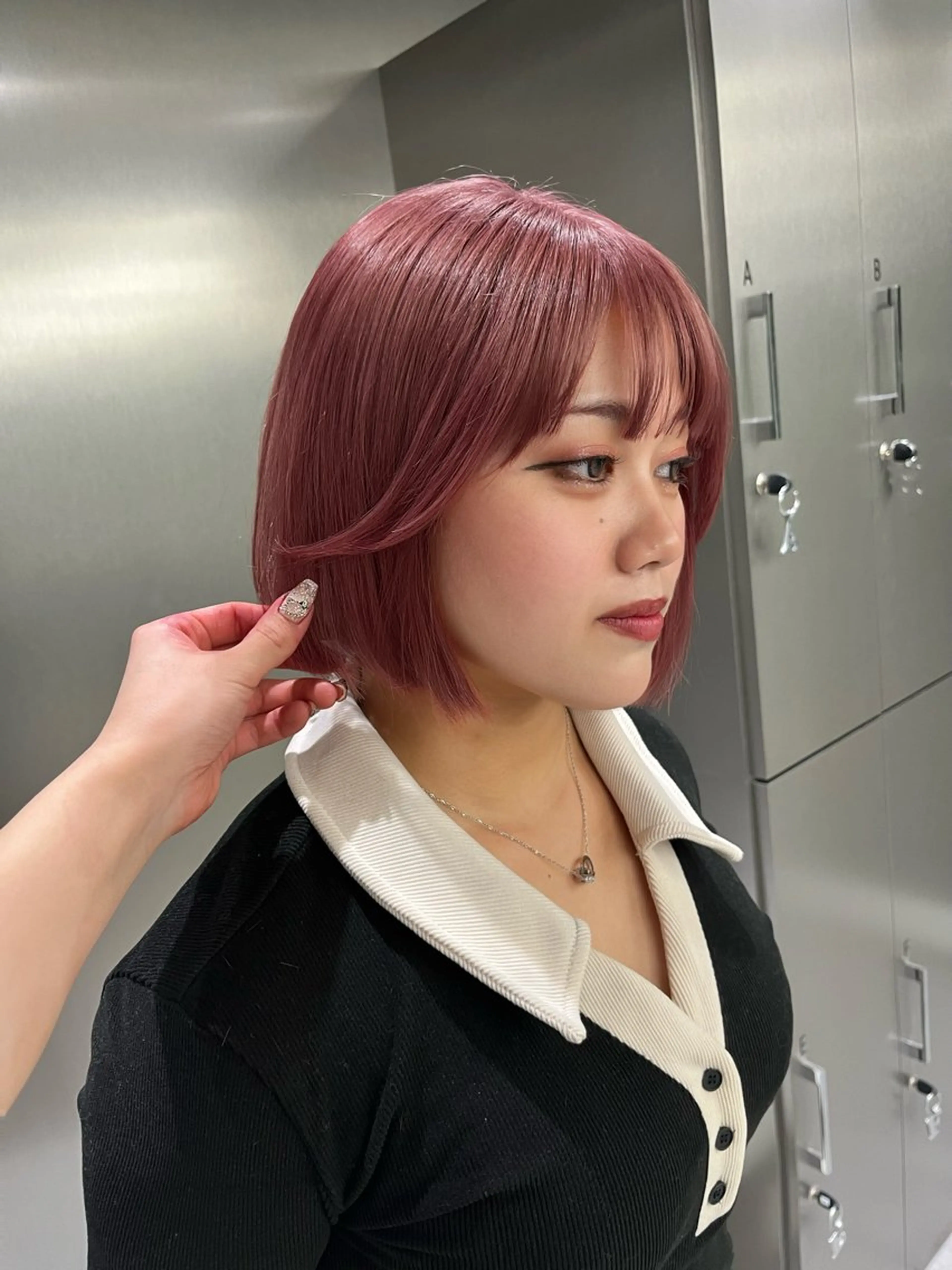 ミディアム ボブ ヘアカラー ブリーチ透明感 mikaのヘアスタイル