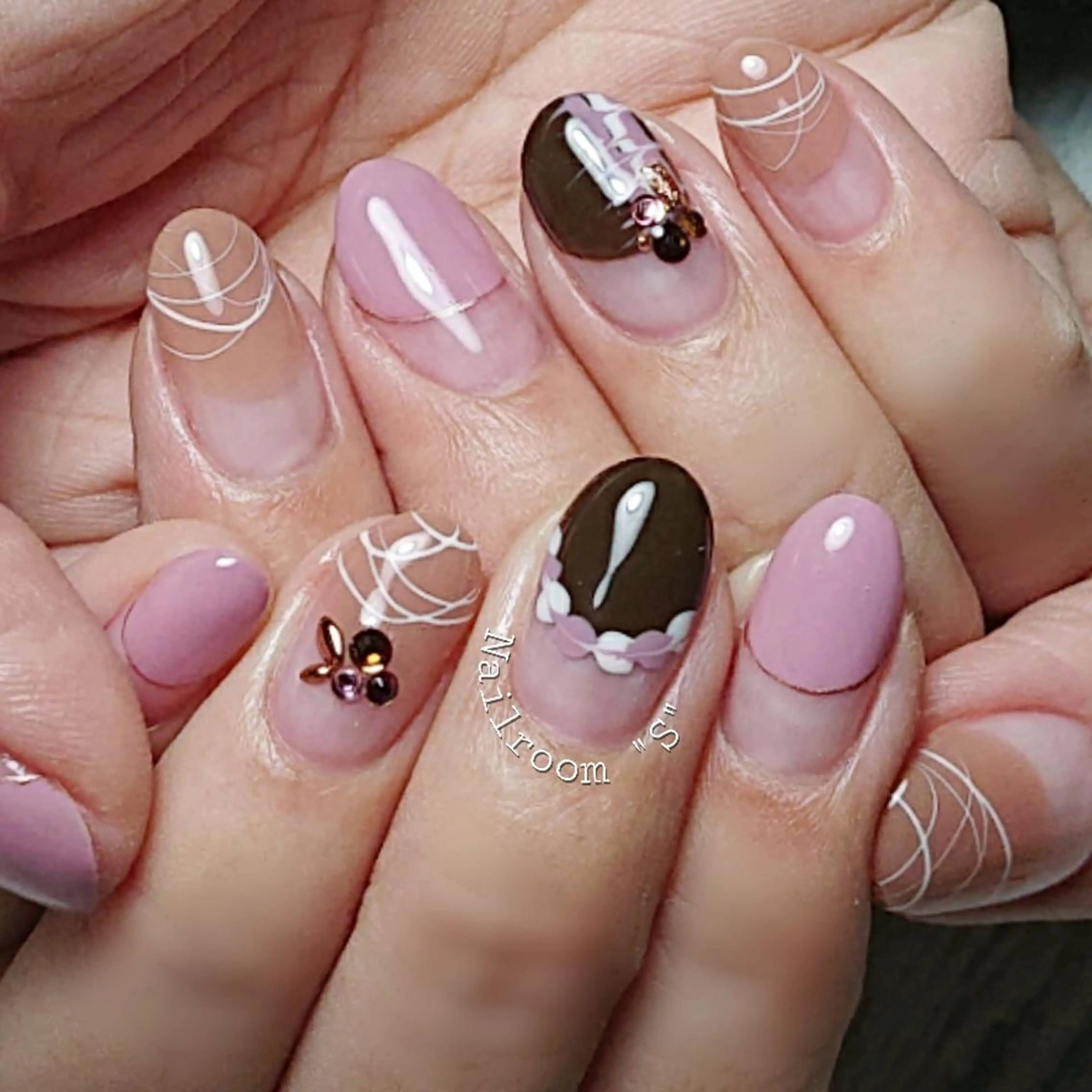 ネイル フレンチネイル ハンドネイル ハンドケア Nail room  "S"  SAKAIのネイルデザイン