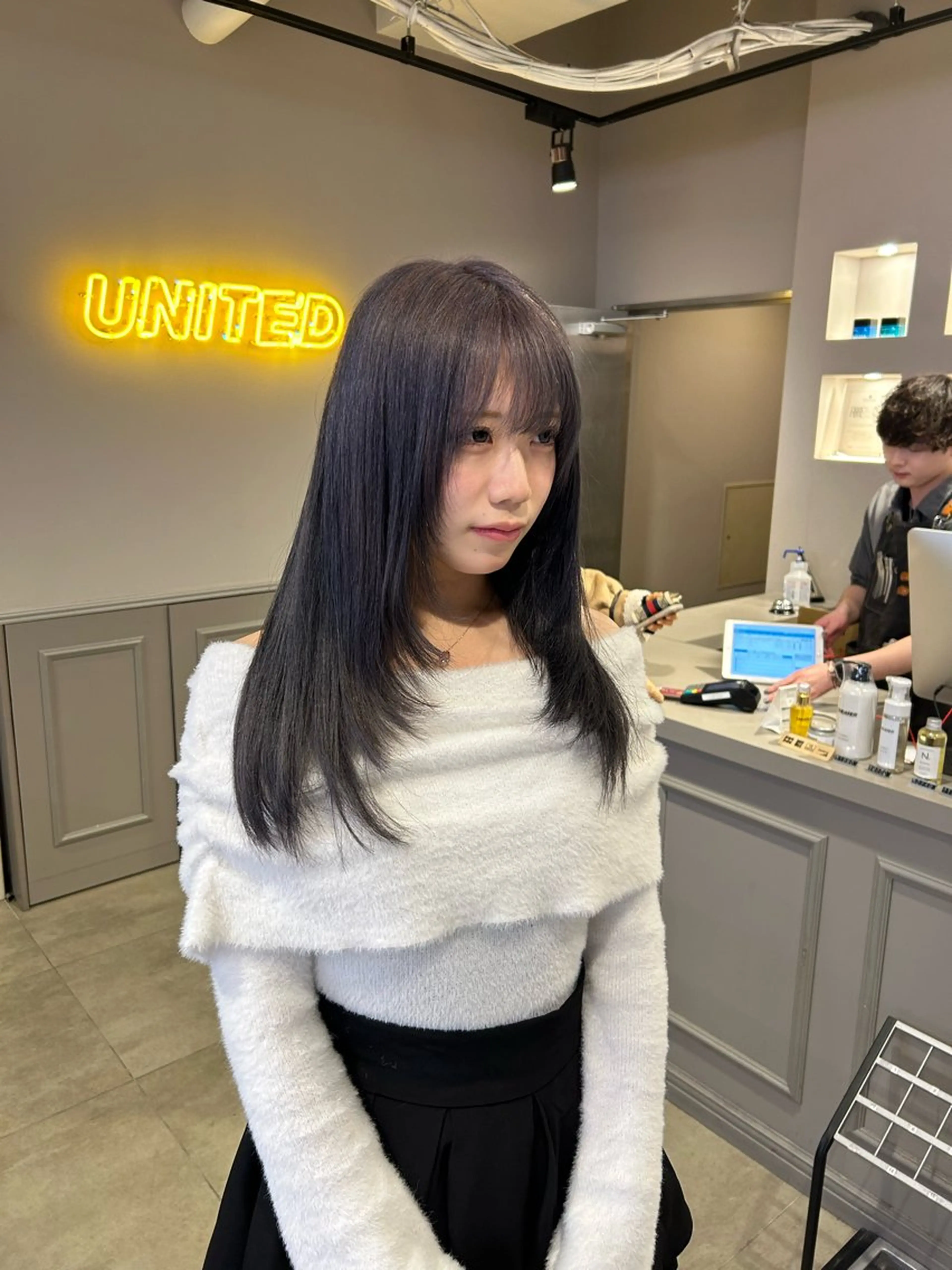 ロング カラー ヘアカラー トリートメント 韓国ヘア暗髪 ダブルカラーメンズ可のヘアスタイル