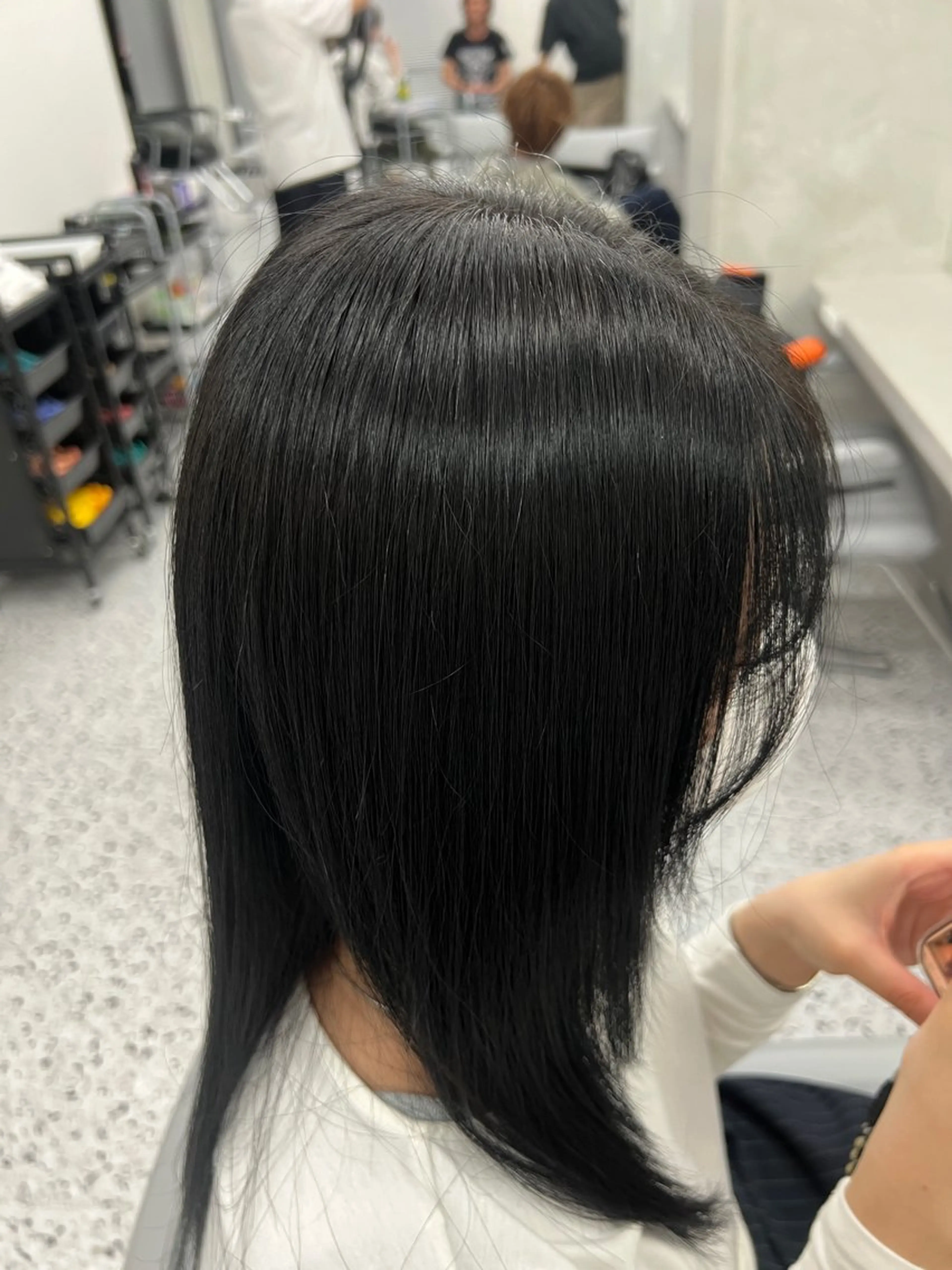 トーンダウン ブリーチなしカラーの写真