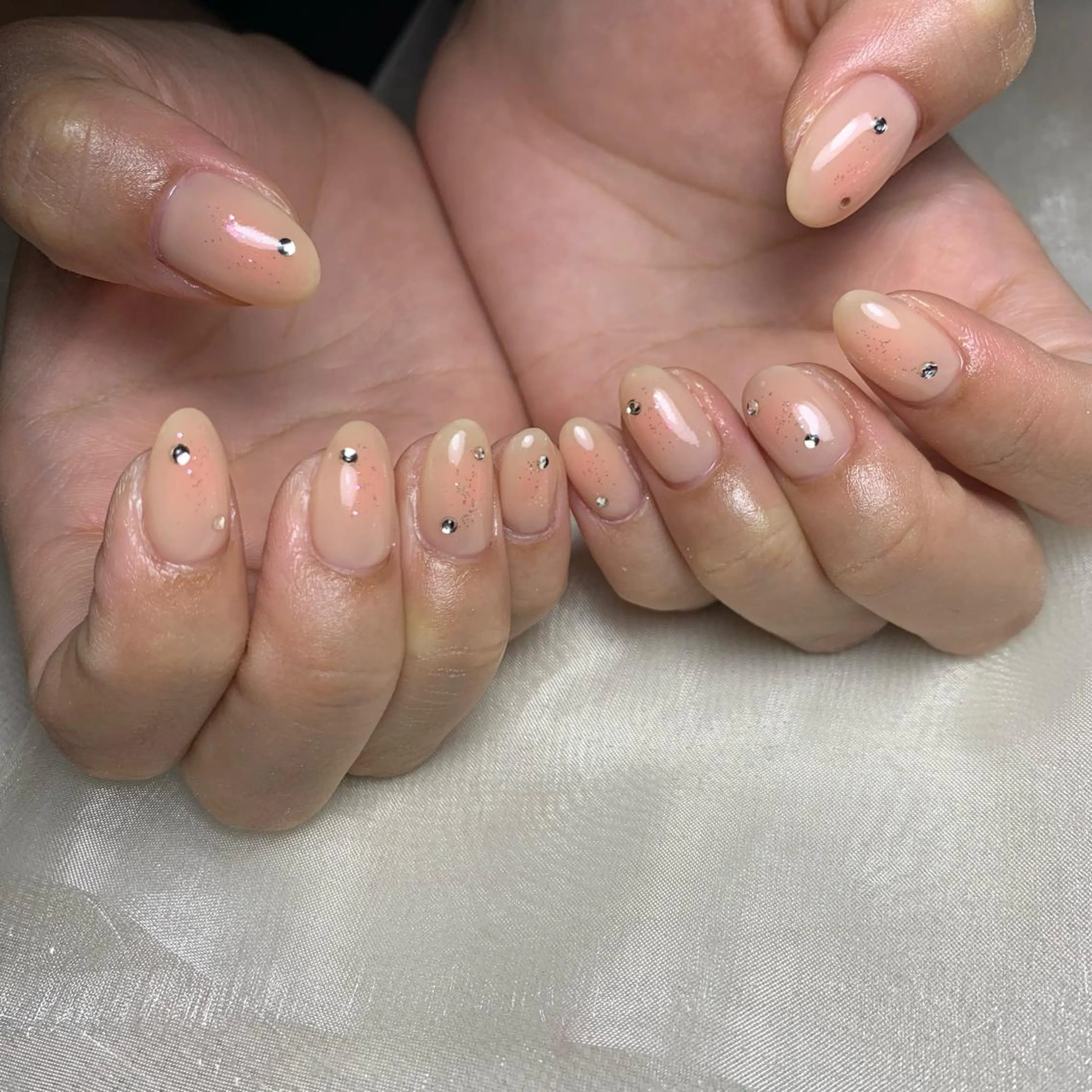 ネイル チークネイル ハンドネイル repos~ルポ~所属・里見 麗のネイルデザイン