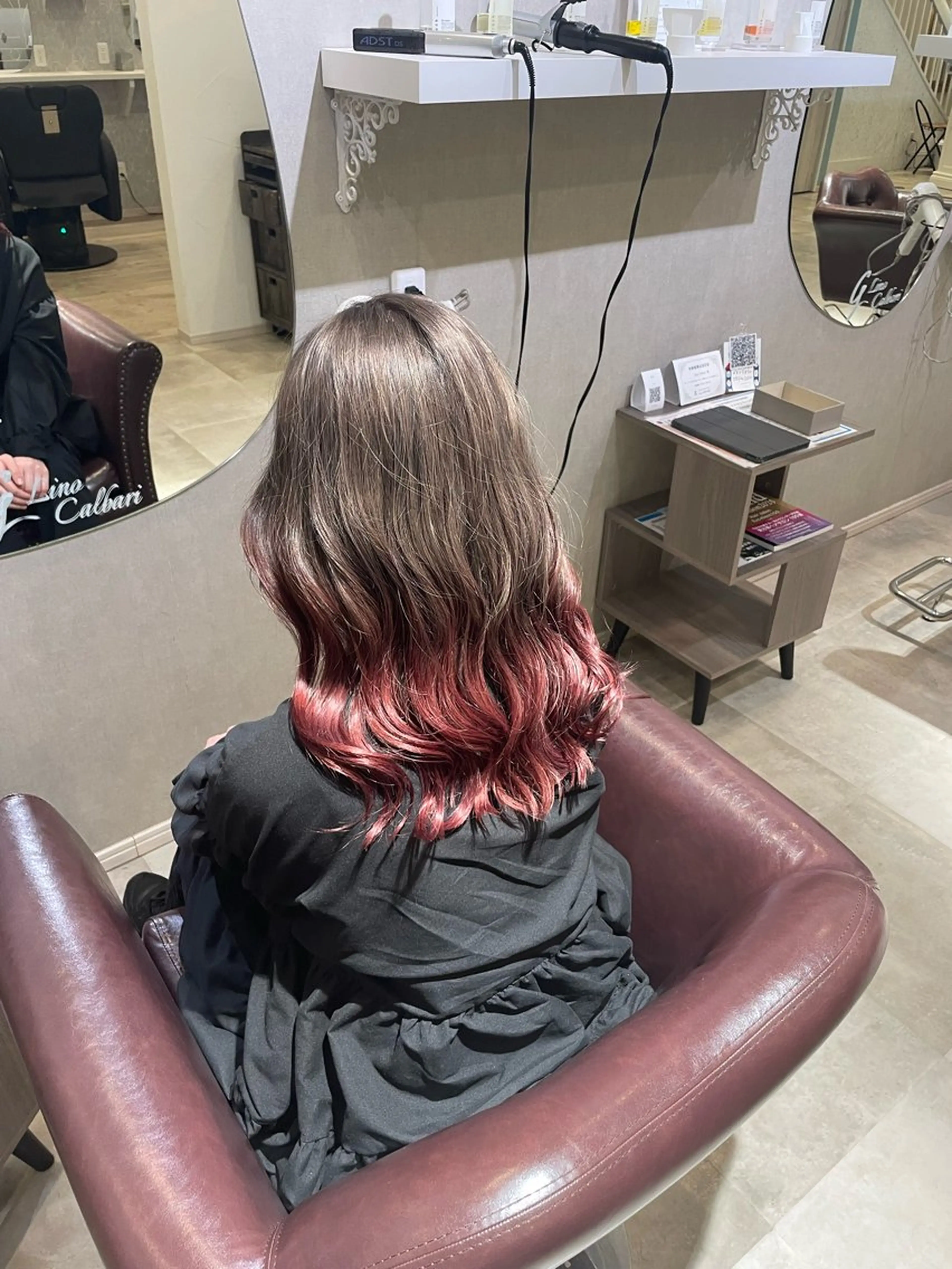 セミロング カラー ヘアアレンジ ブリーチ グラデーションカラー グレージュ ピンクカラー ヘアカラー ヘアセット 小野寺祐希人 Calbariのヘアスタイル