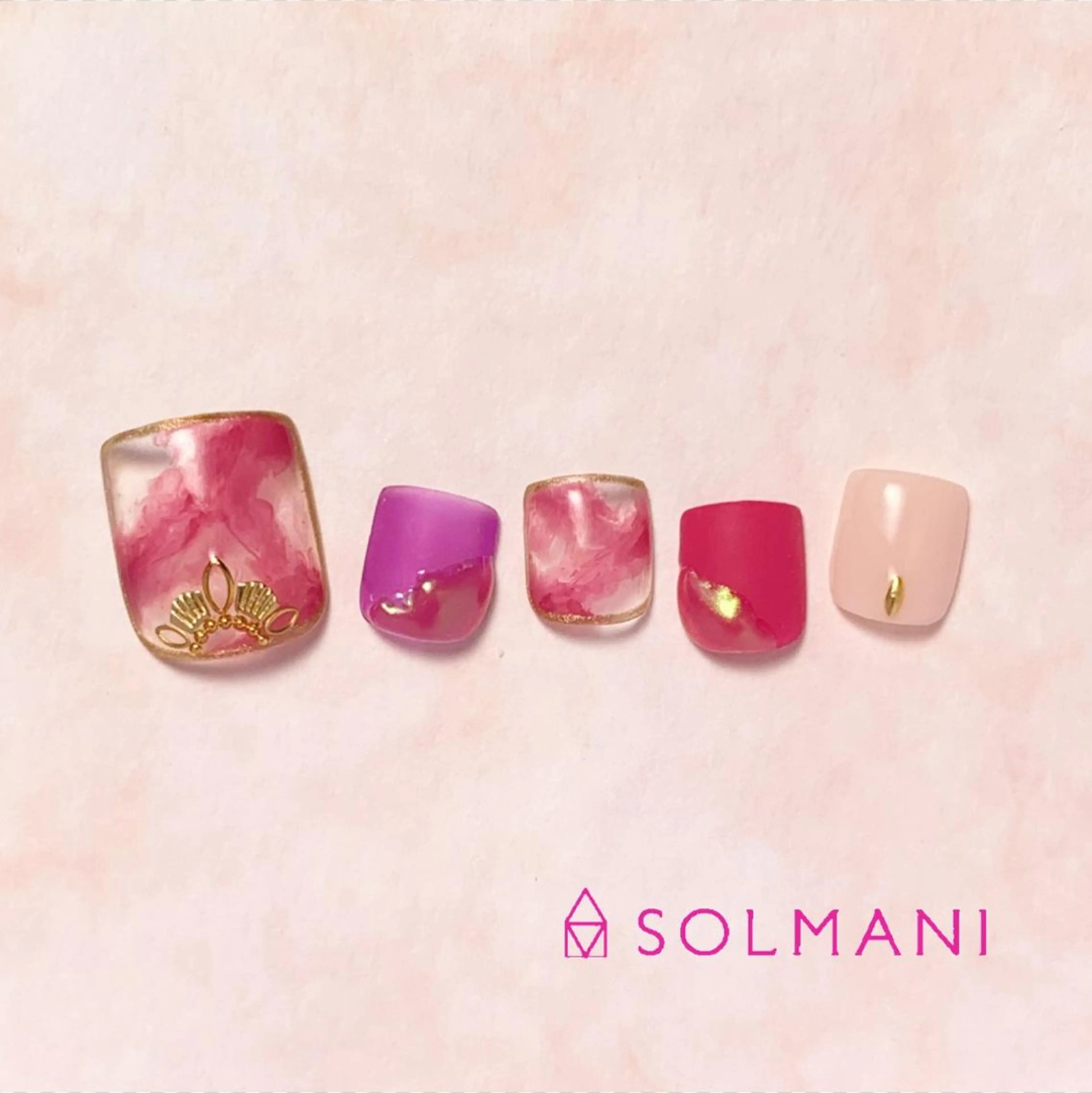 ネイル フットネイル ニュアンスネイル SOLMANI 予約担当のネイルデザイン