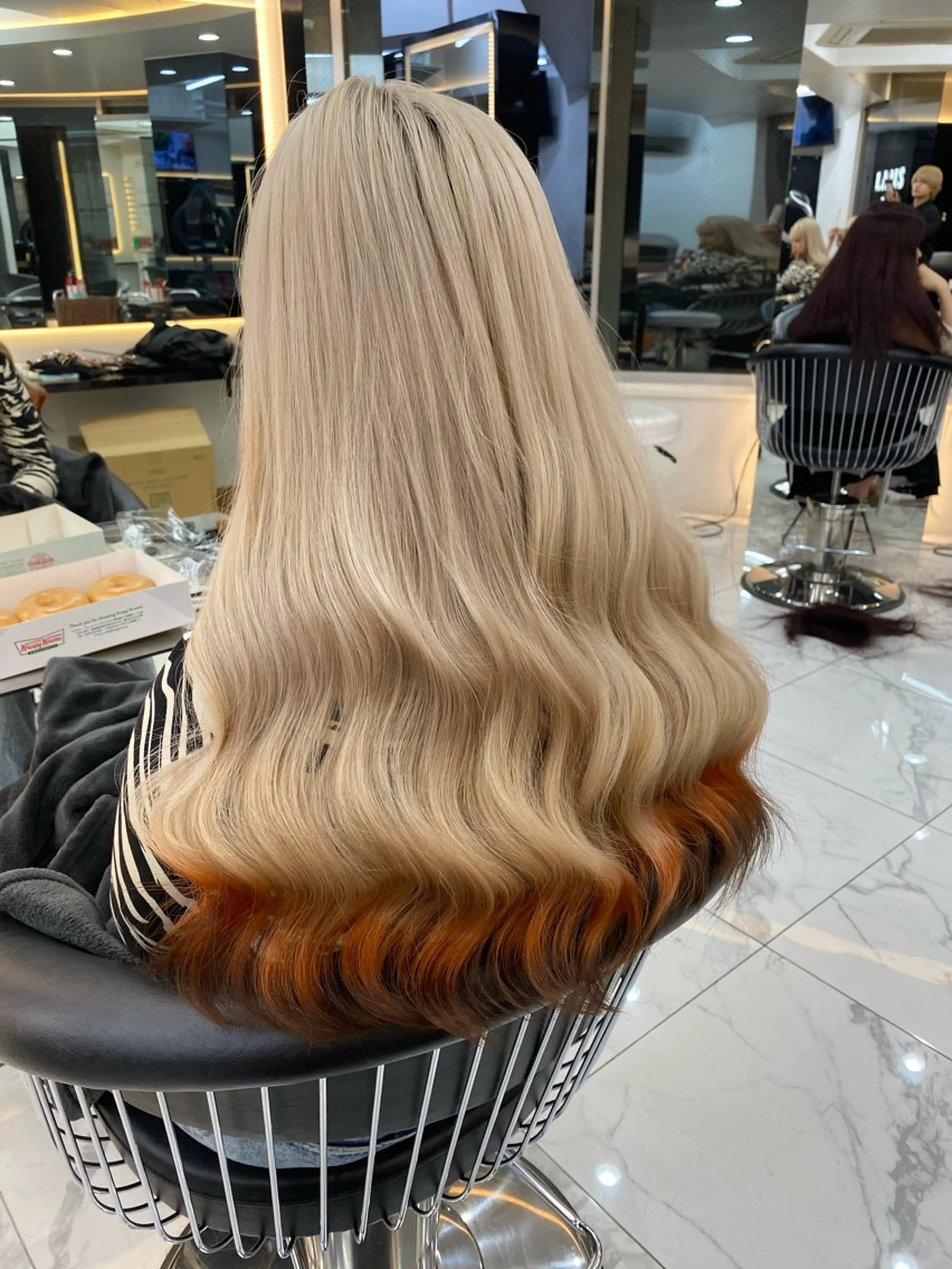 セミロング カラー ZYNX所属・MAHIRO/複雑 履歴/ハイトーンのヘアスタイル