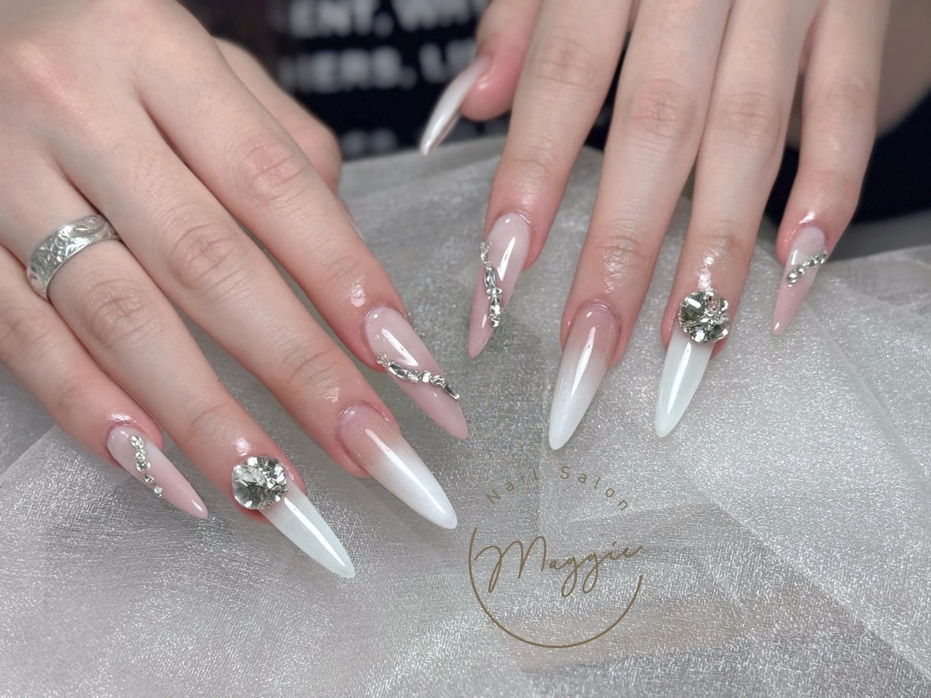 ネイル Maggie Nail🦩のネイルデザイン