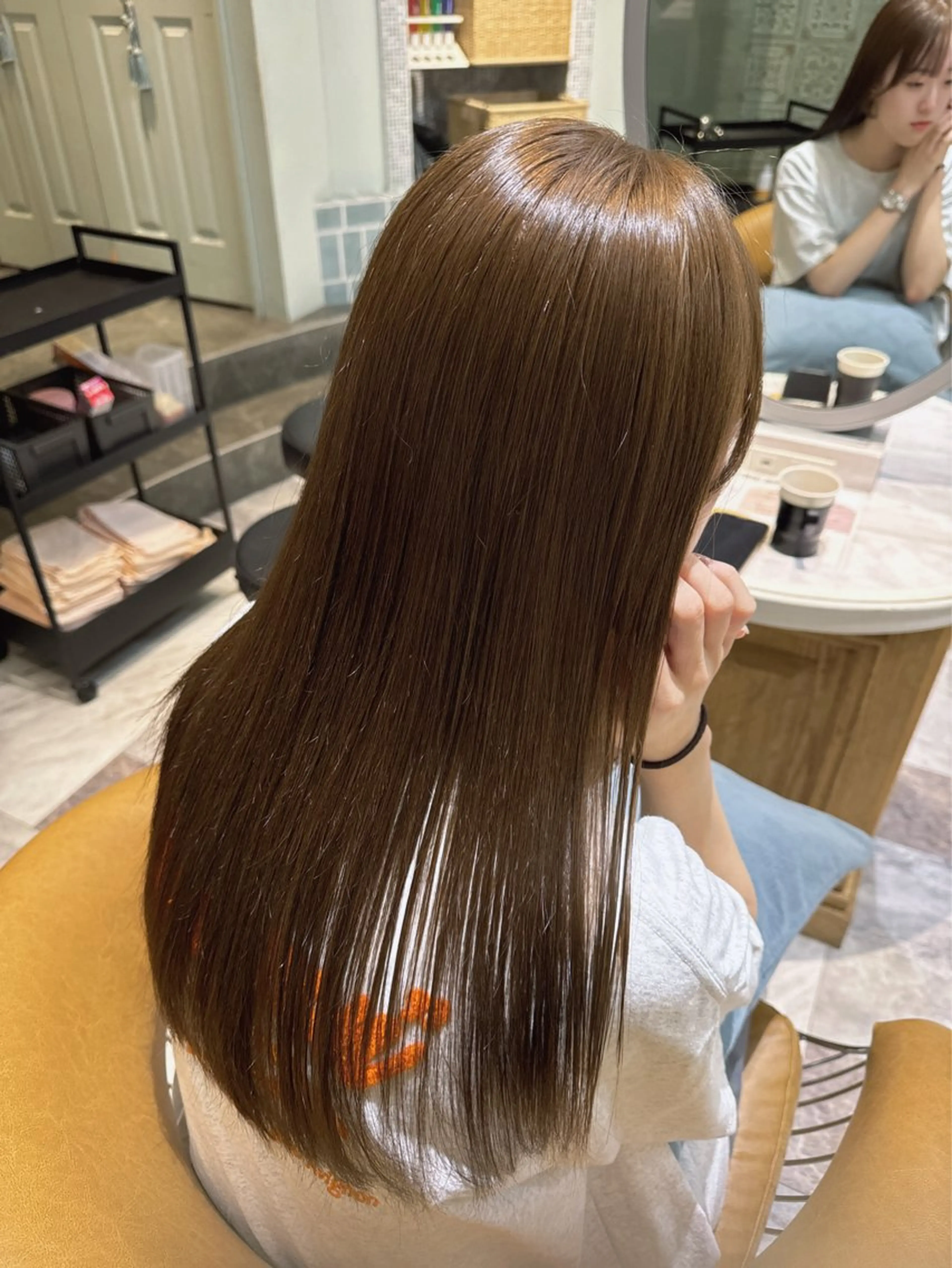 セミロング Lond  robin所属・美髪改善特化型美容師 艶カラー/小顔カットのヘアスタイル