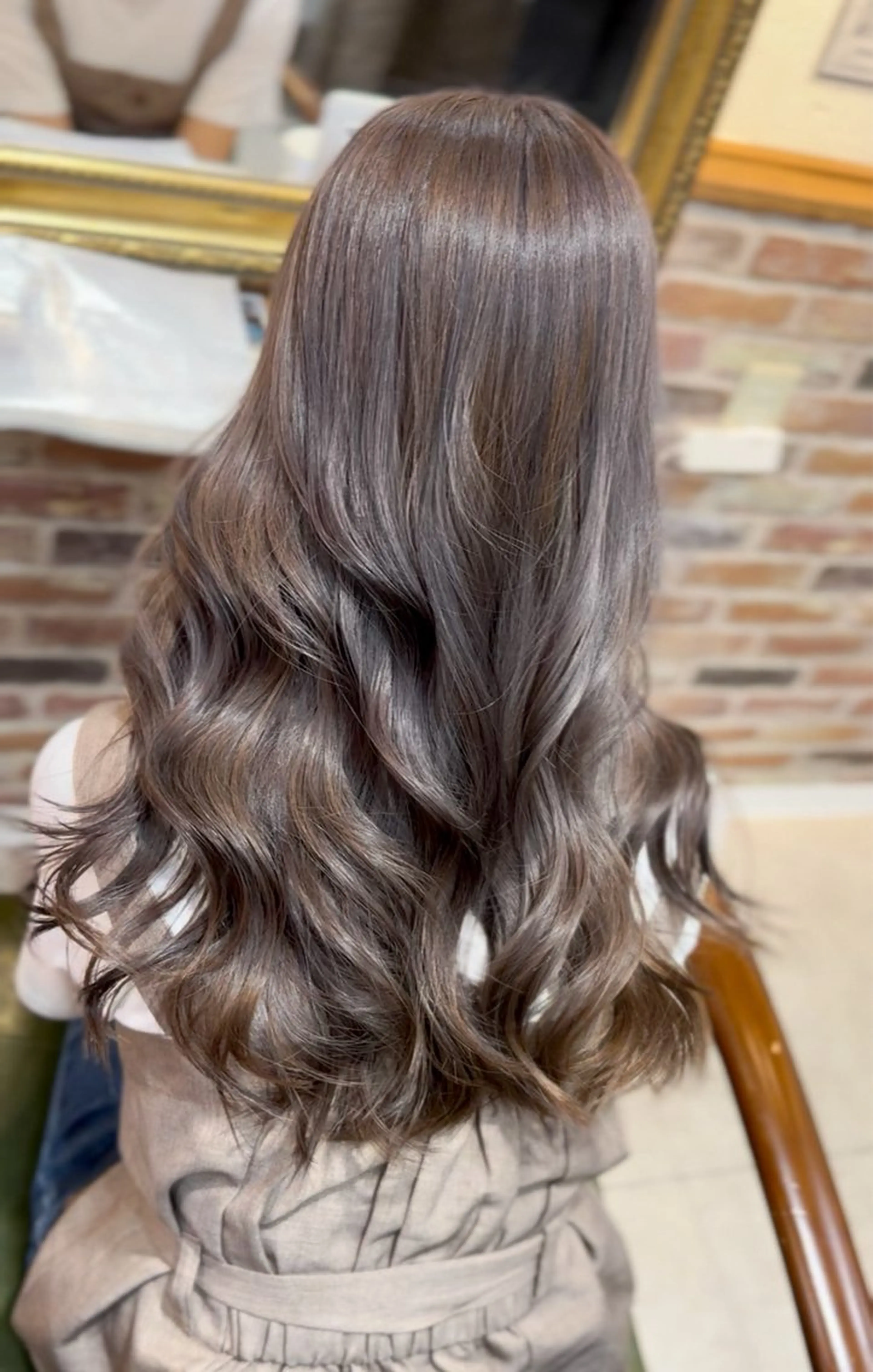 ロング カット ヘアカラー 飯星慧斗 /ブリーチ、縮毛矯正のヘアスタイル