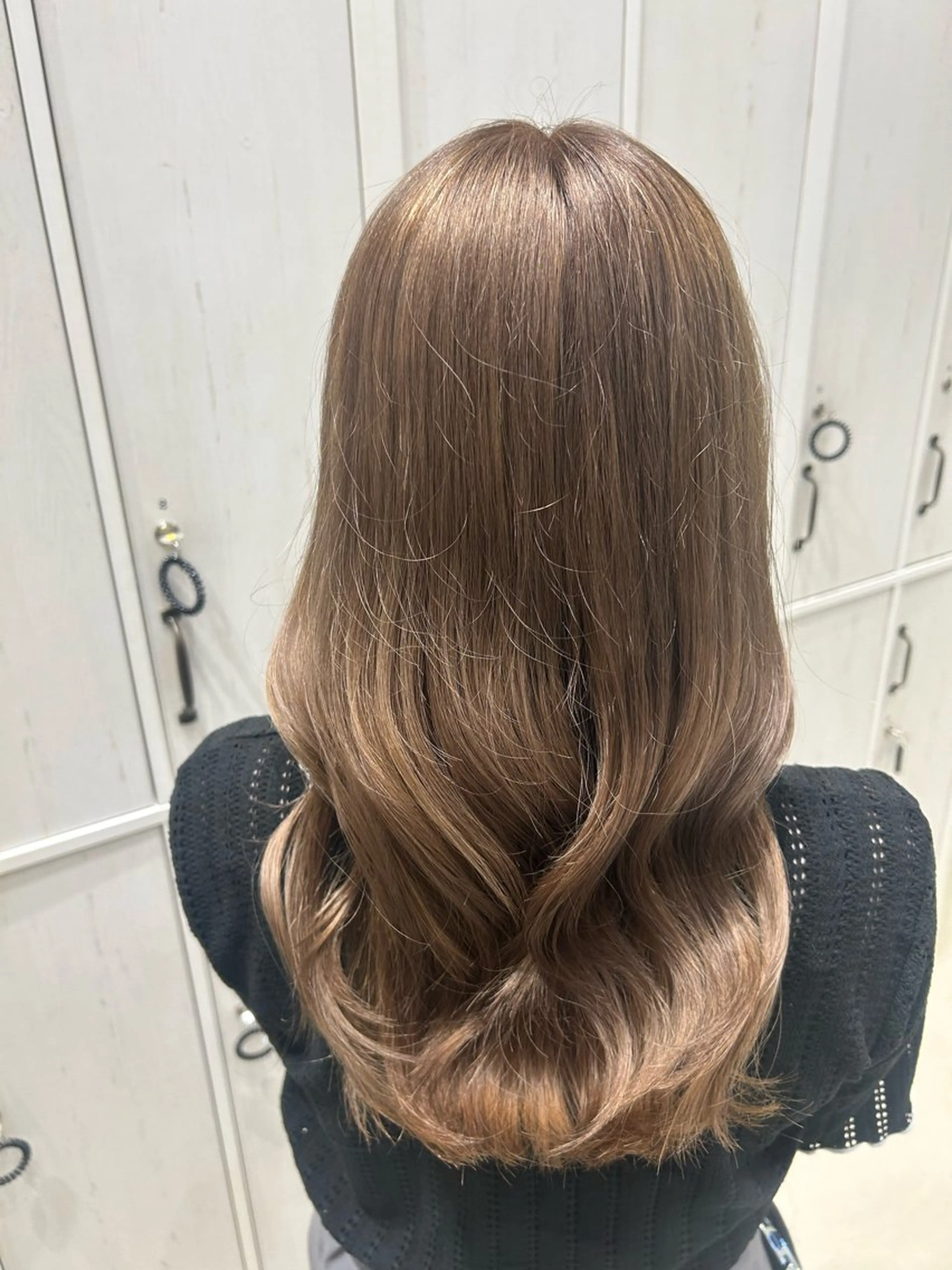 ロング カラー ブリーチ カット ヘアカラー トリートメント 後藤 由希のヘアスタイル