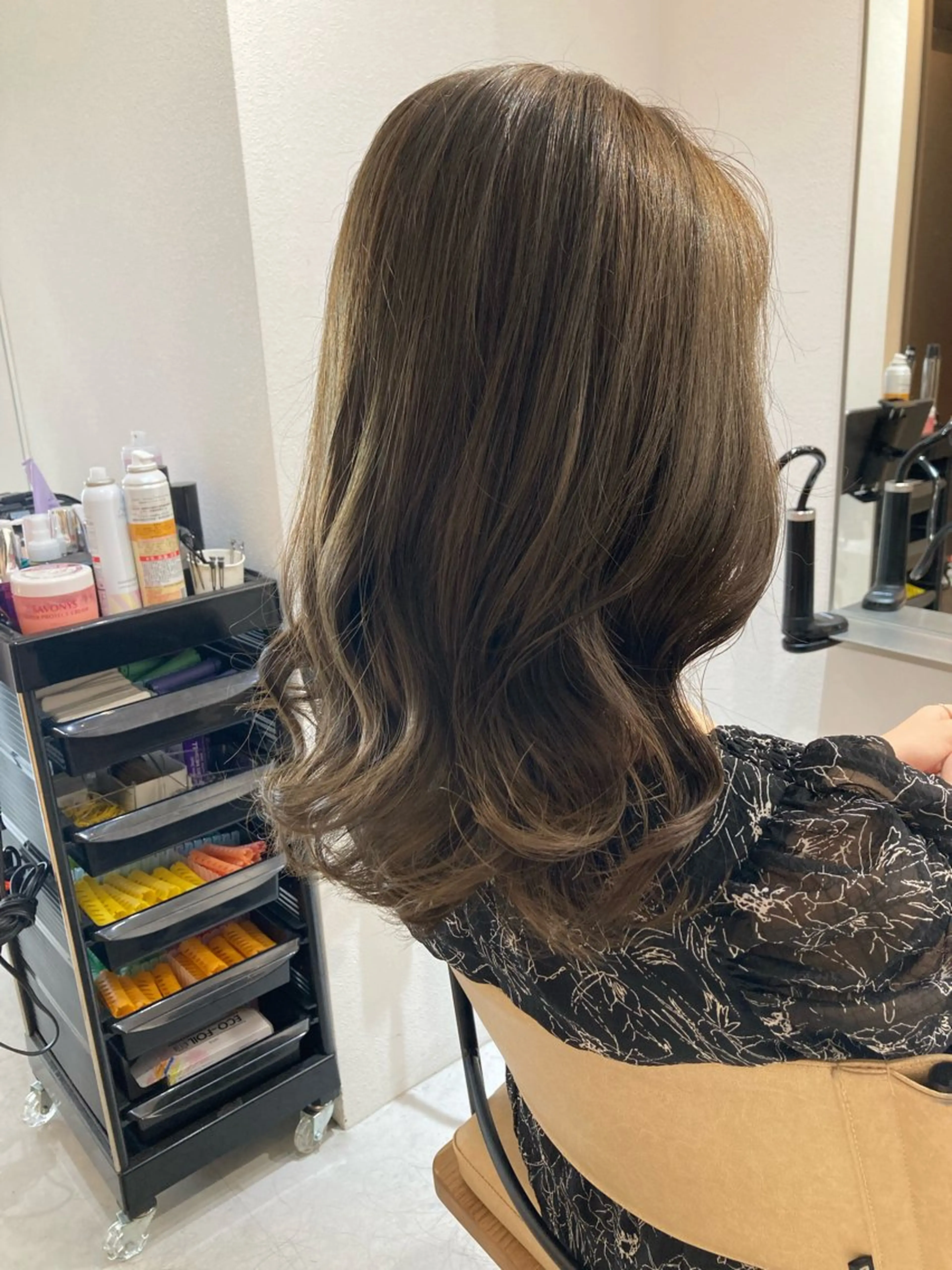 ミディアム ✨色持ちの良い艶 カラー✨蟹江真世のヘアスタイル