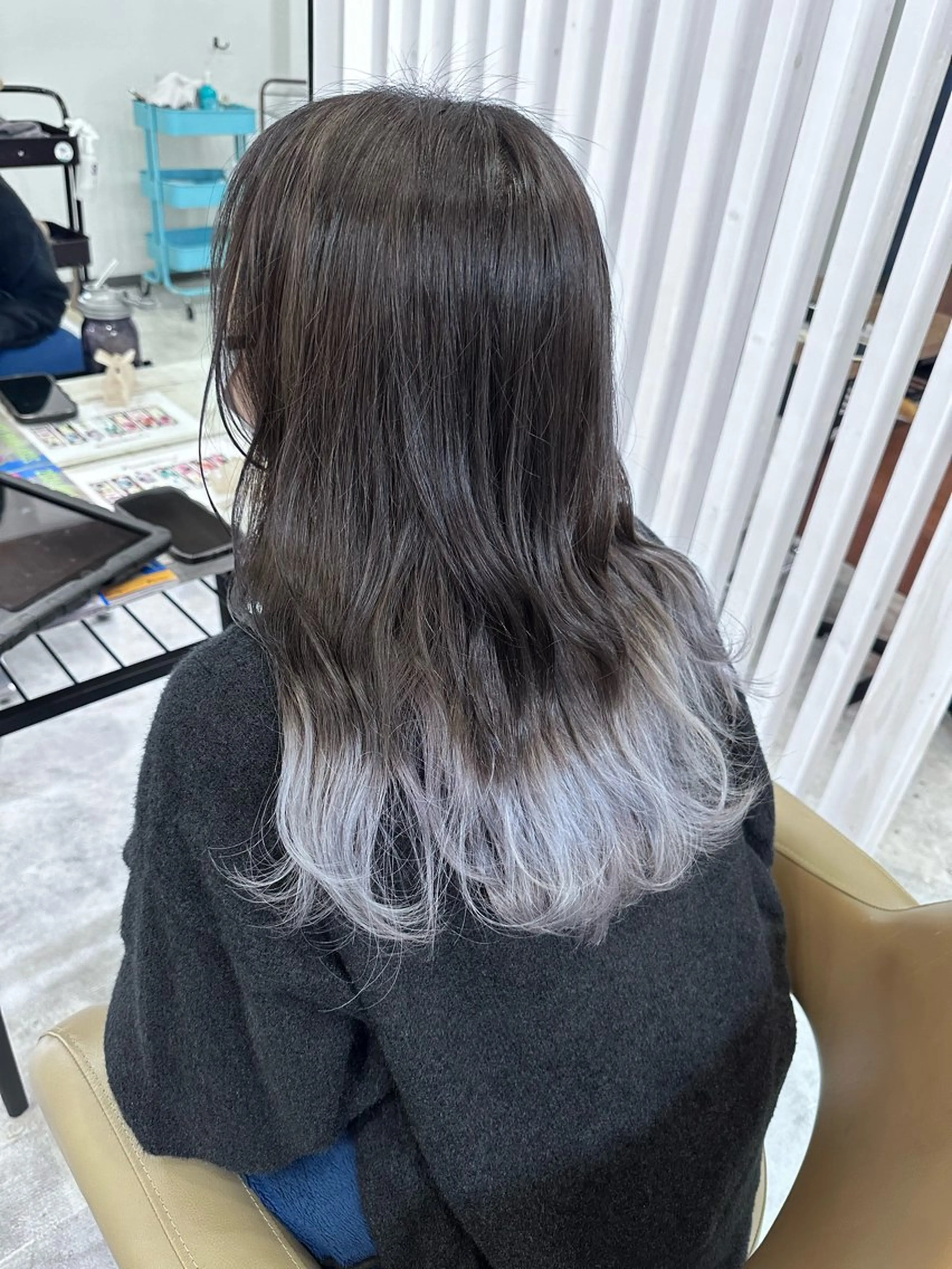 セミロング カラー ブリーチ グラデーションカラー 椎木 琉聖のヘアスタイル